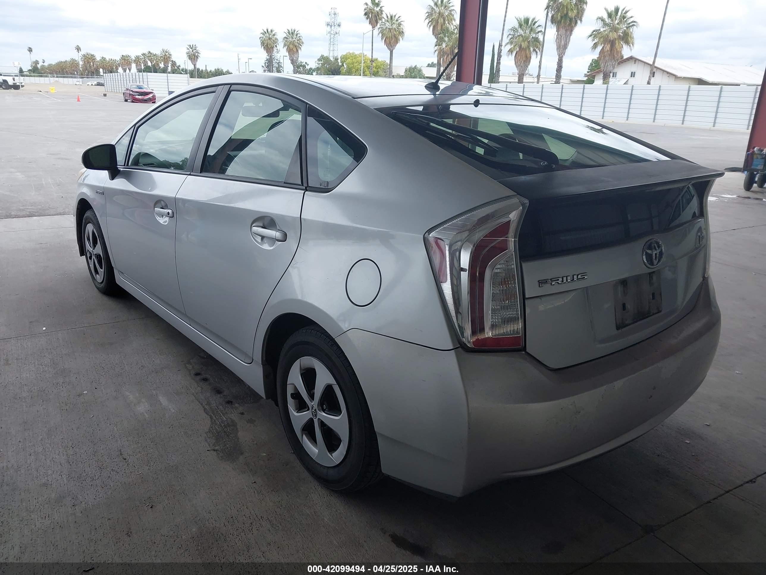 TOYOTA PRIUS image 3