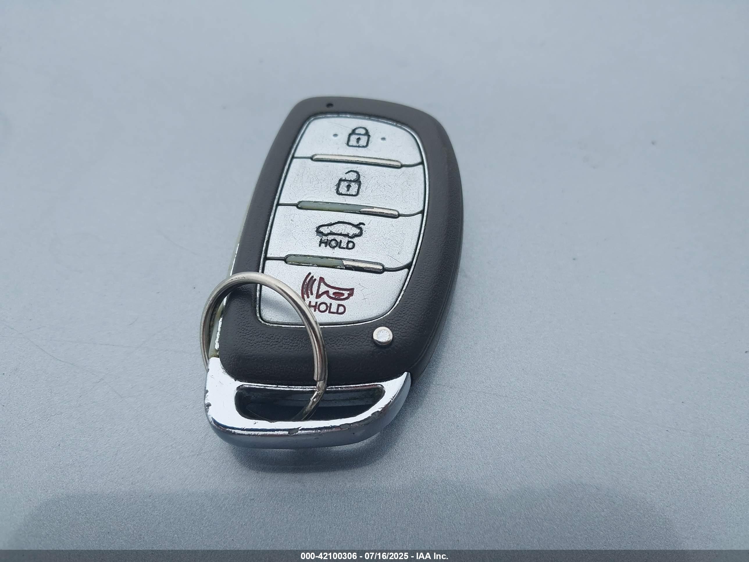 HYUNDAI ELANTRA image 11