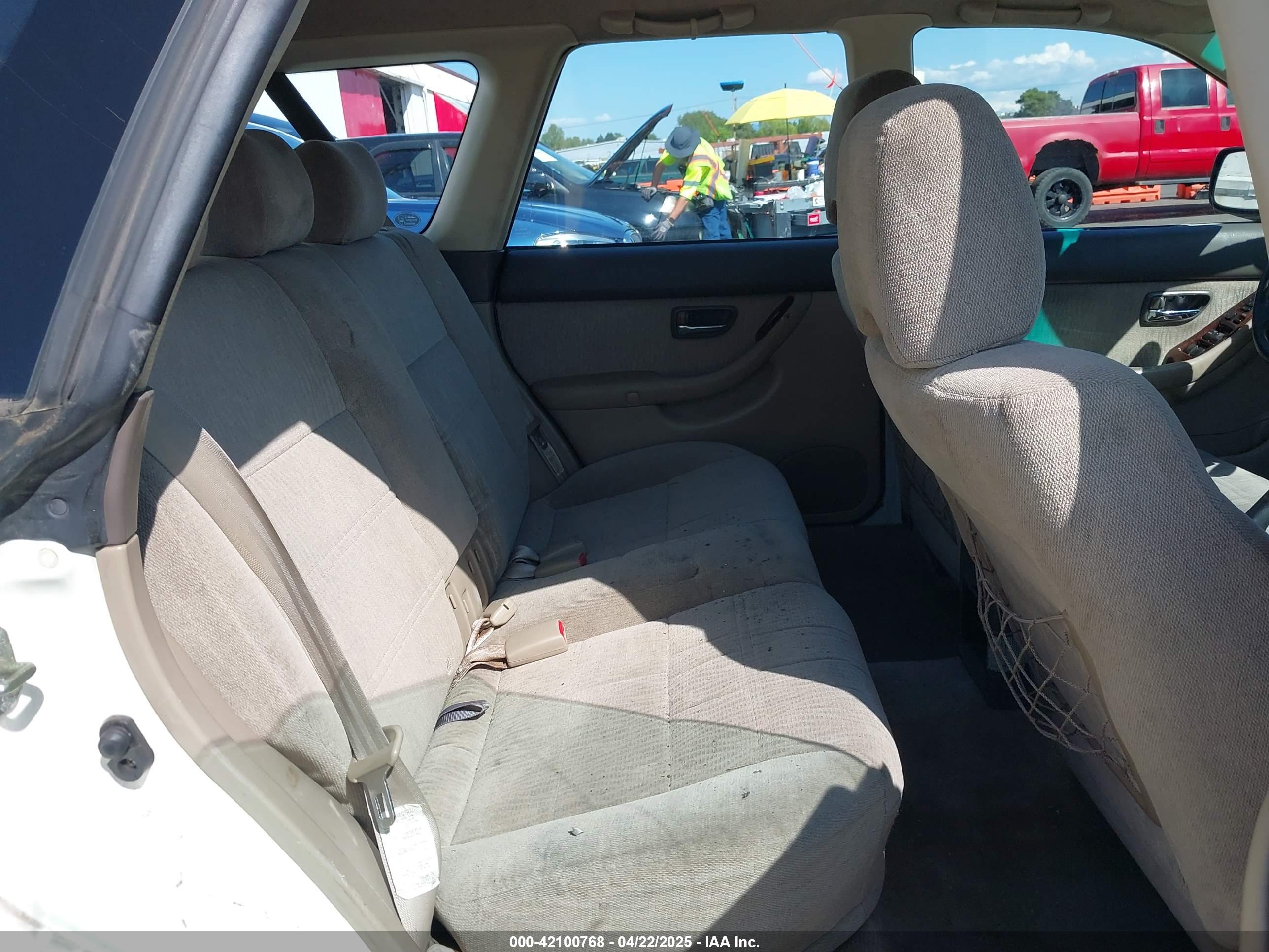 SUBARU OUTBACK image 8