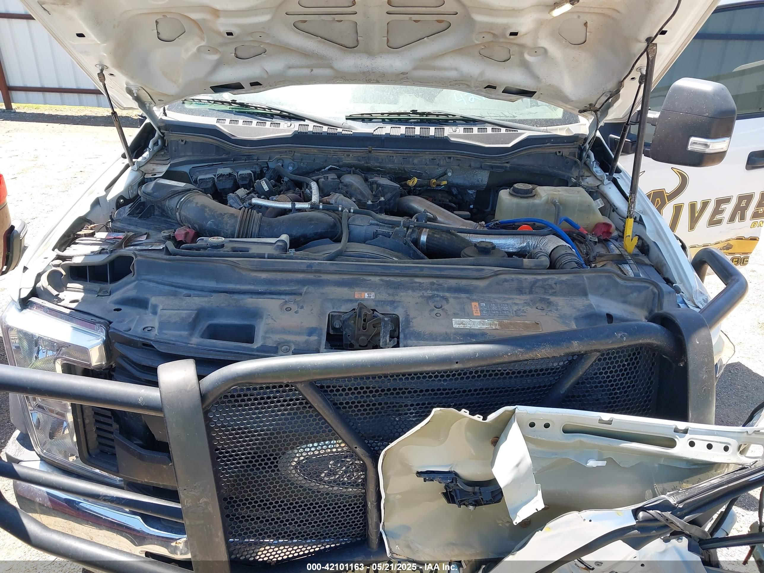 FORD F-550 image 10