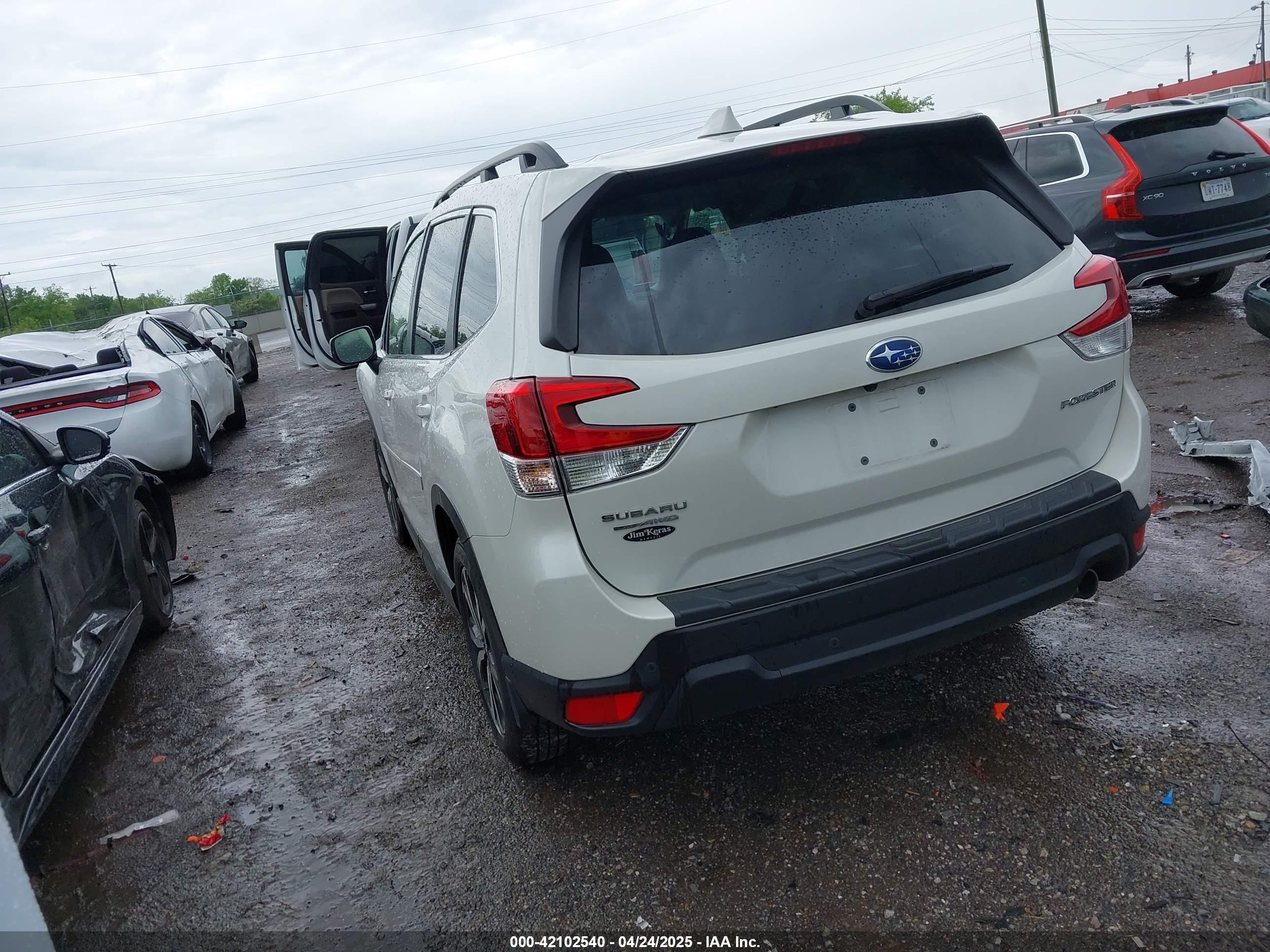 SUBARU FORESTER image 3