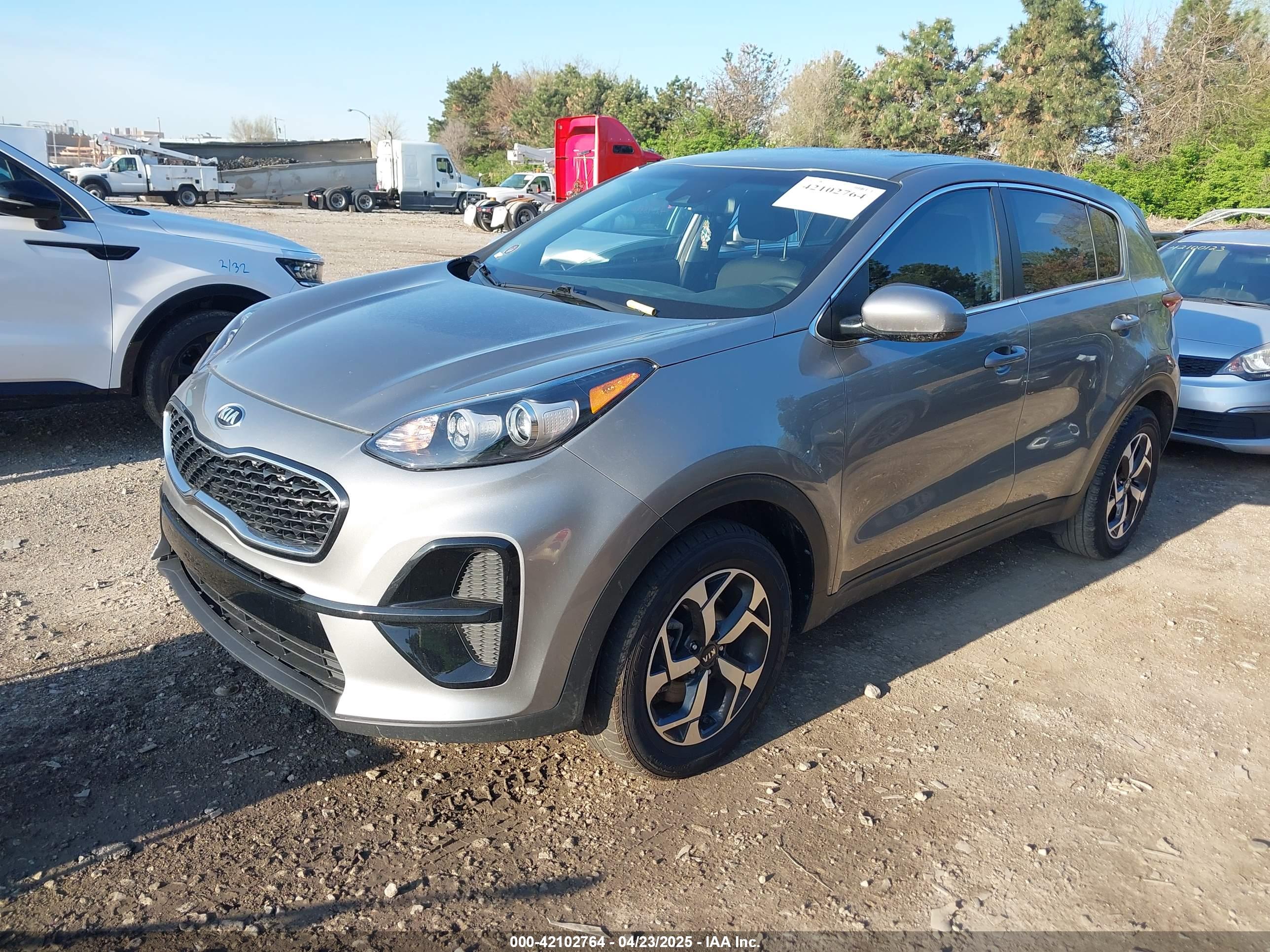 KIA SPORTAGE image 2
