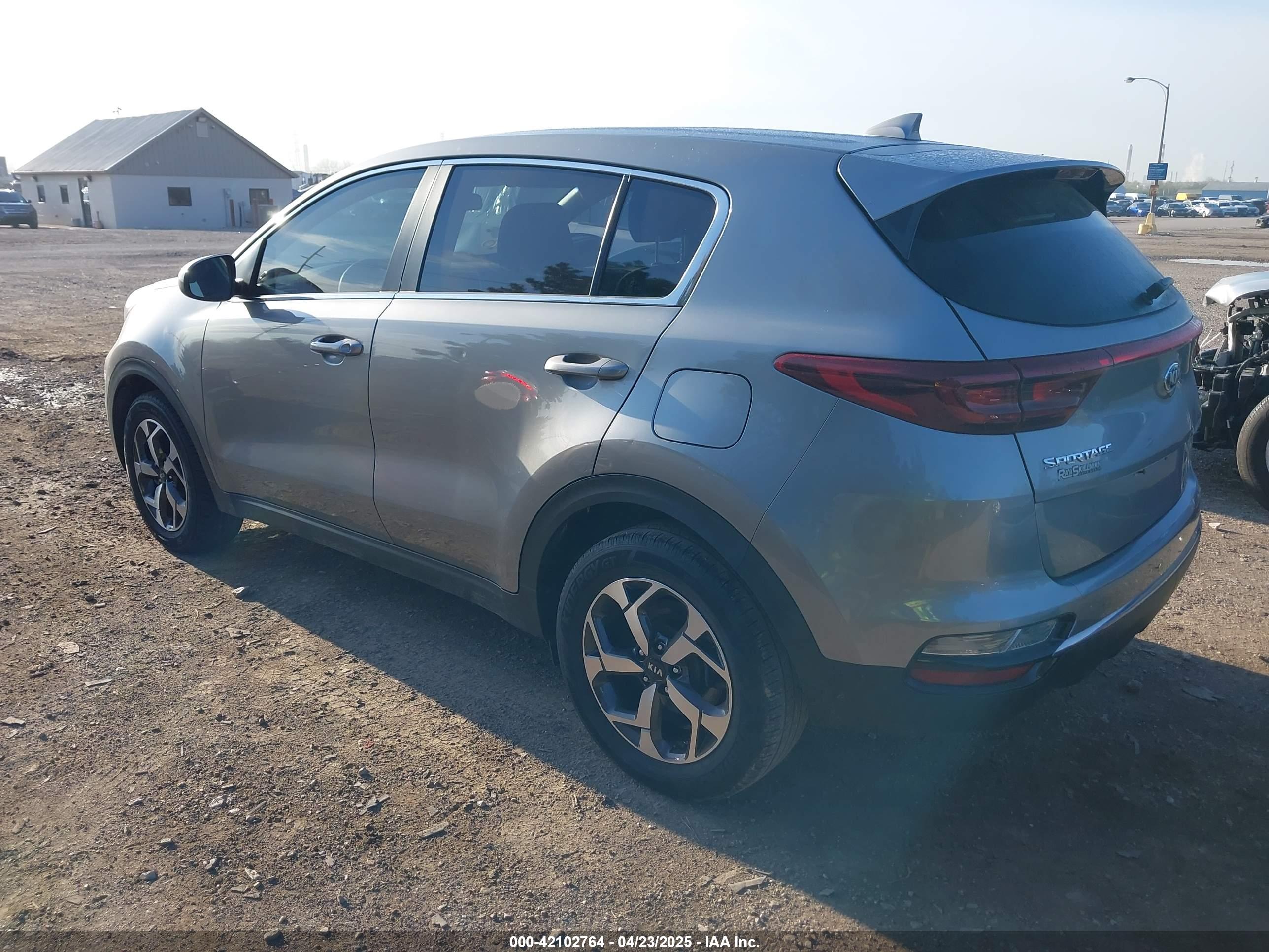 KIA SPORTAGE image 3