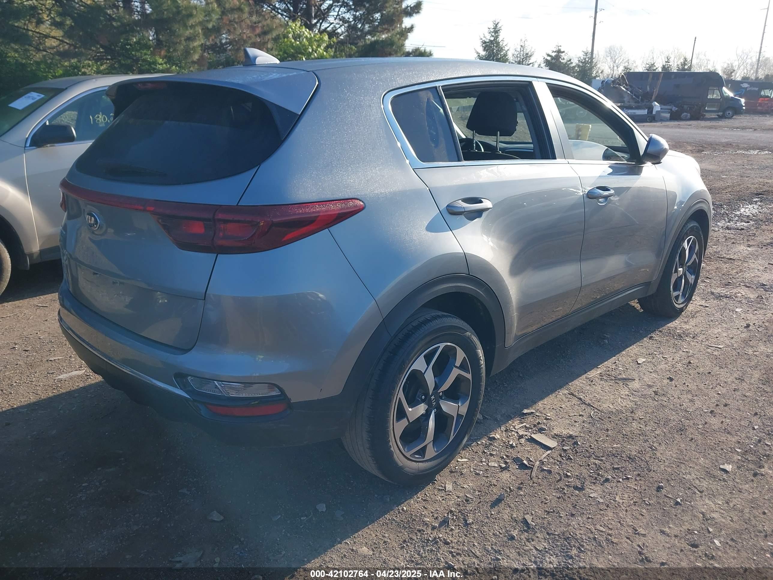 KIA SPORTAGE image 4