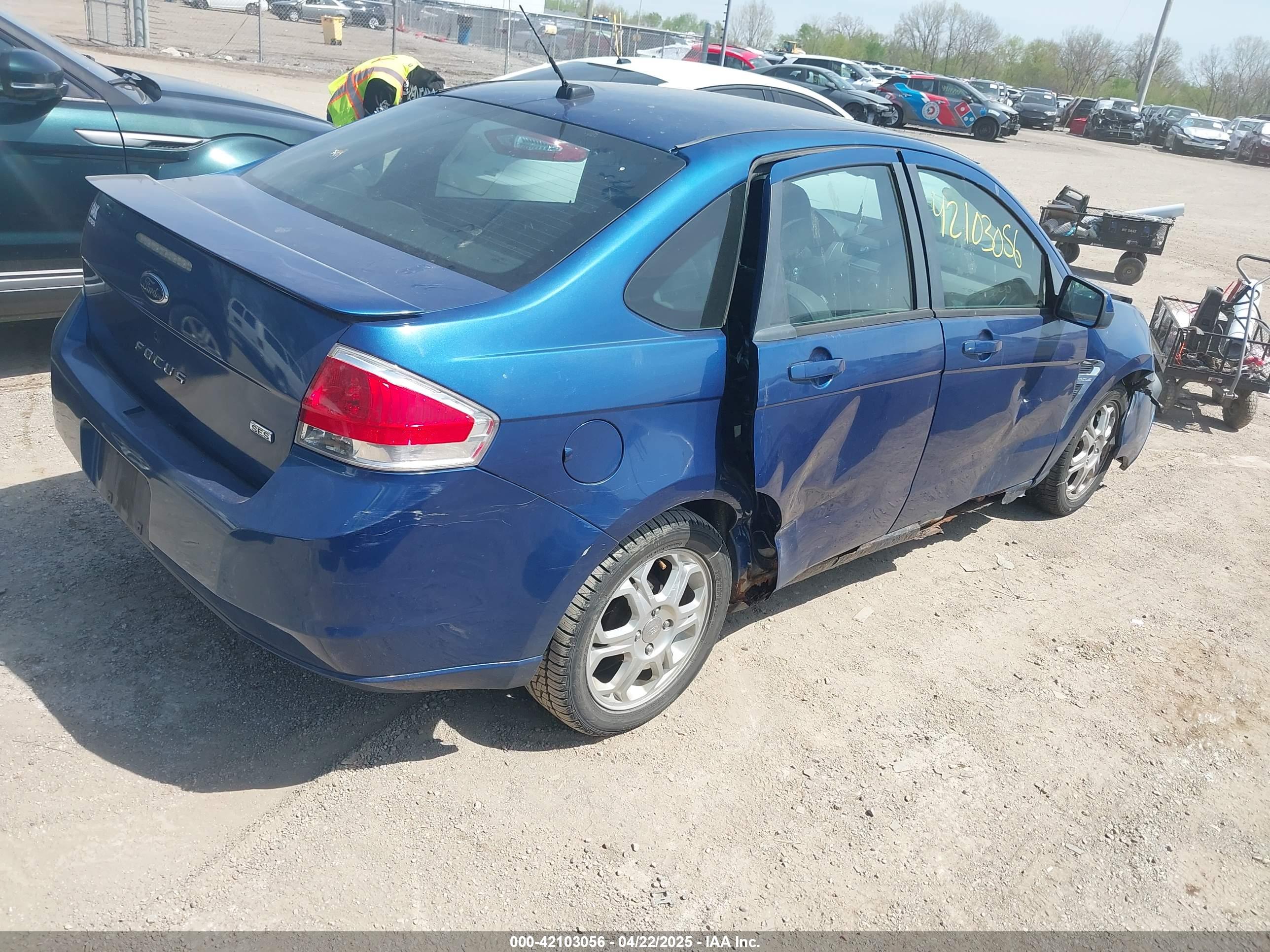FORD FOCUS image 4