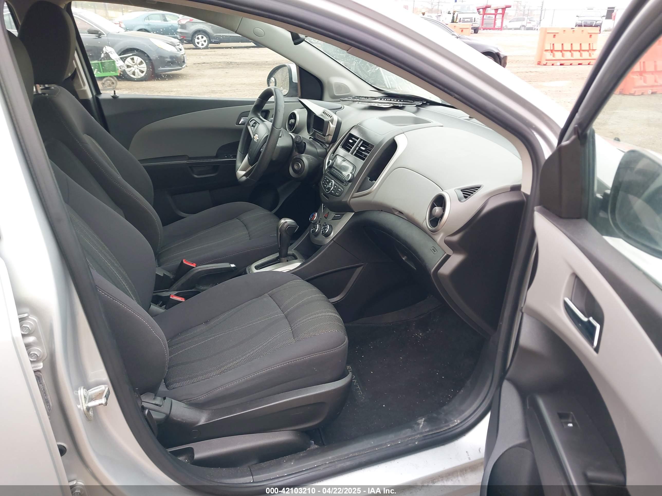 CHEVROLET SONIC image 5