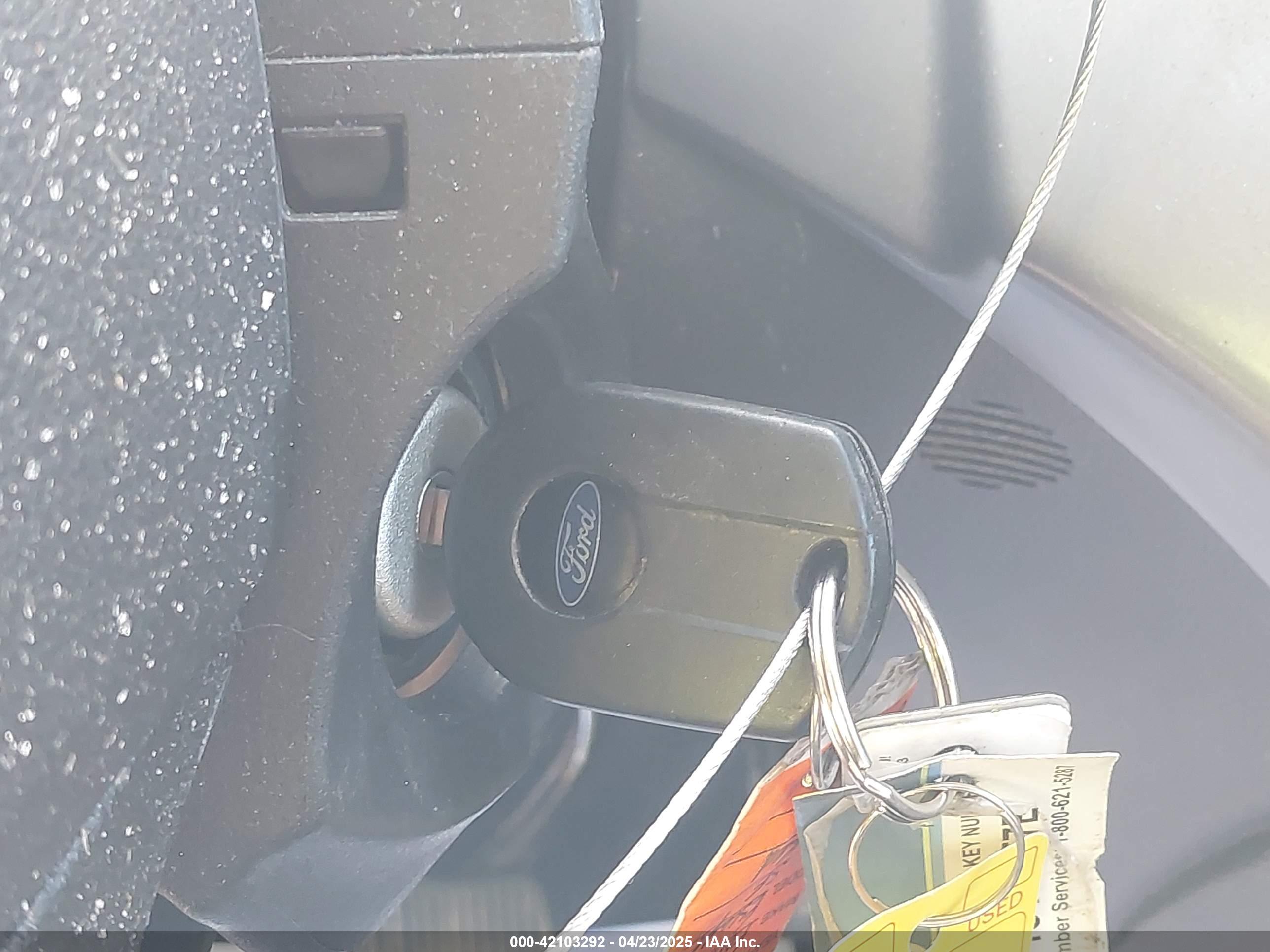 FORD ESCAPE image 11