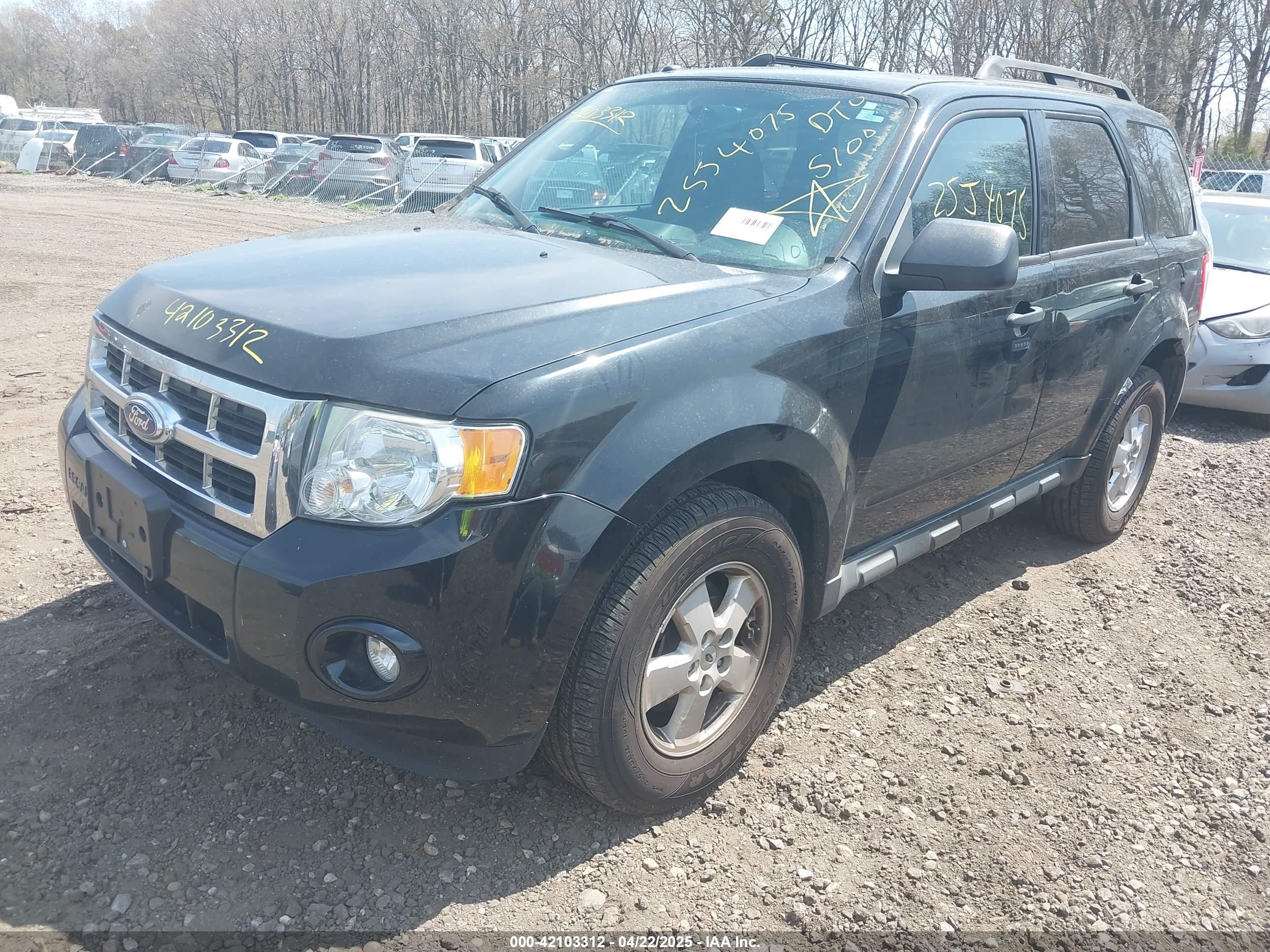 FORD ESCAPE image 2