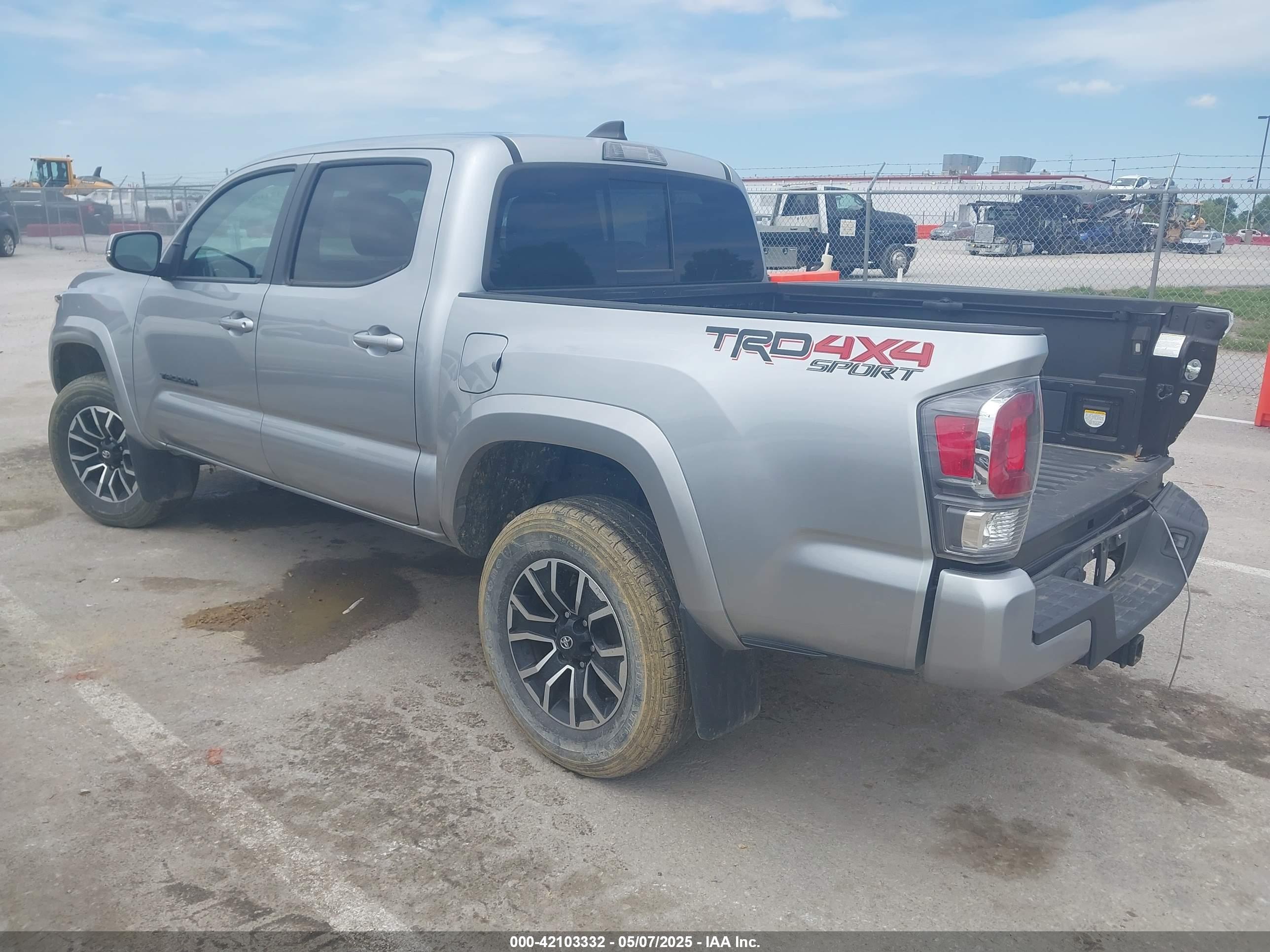 TOYOTA TACOMA image 3