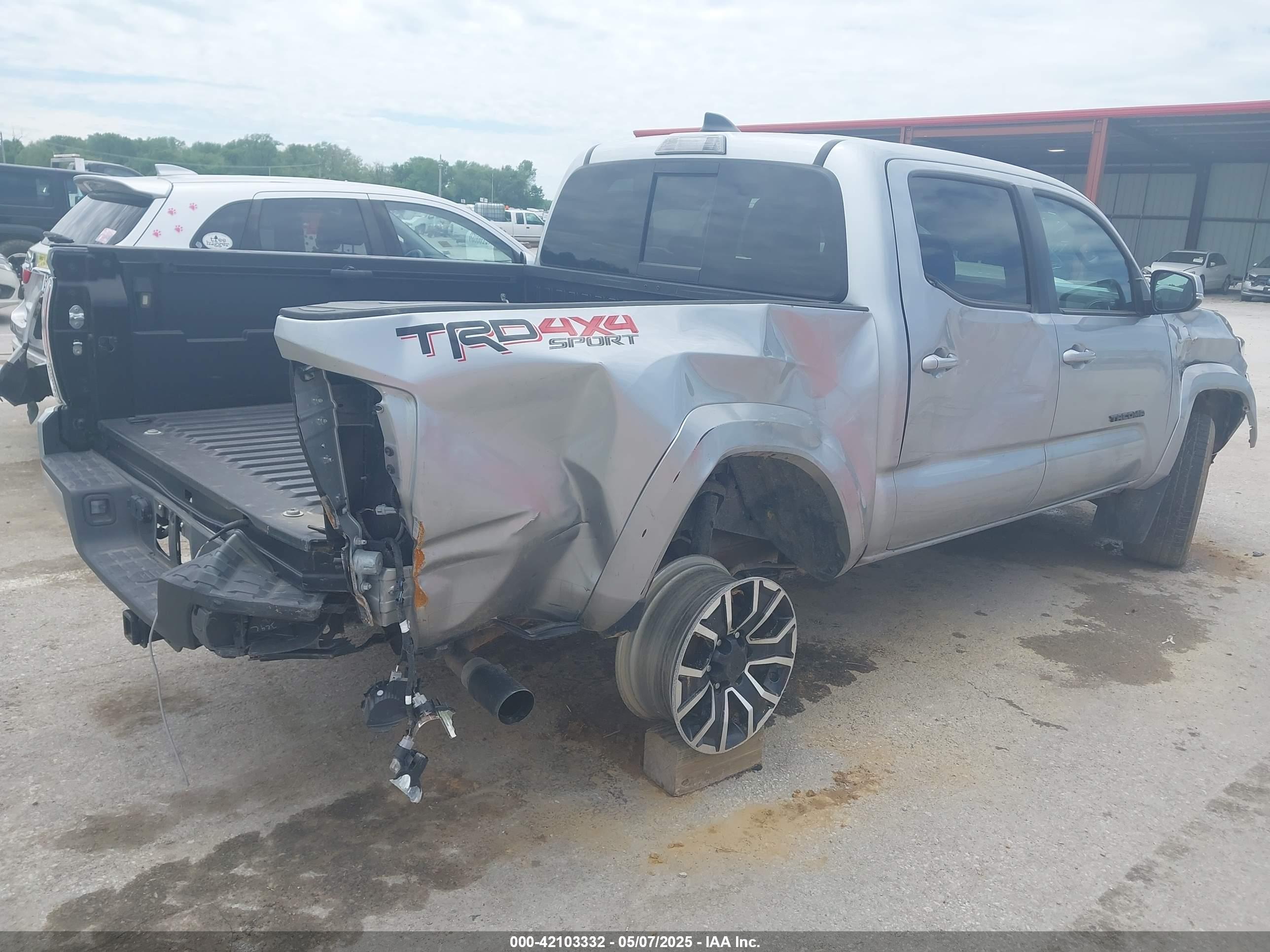TOYOTA TACOMA image 4