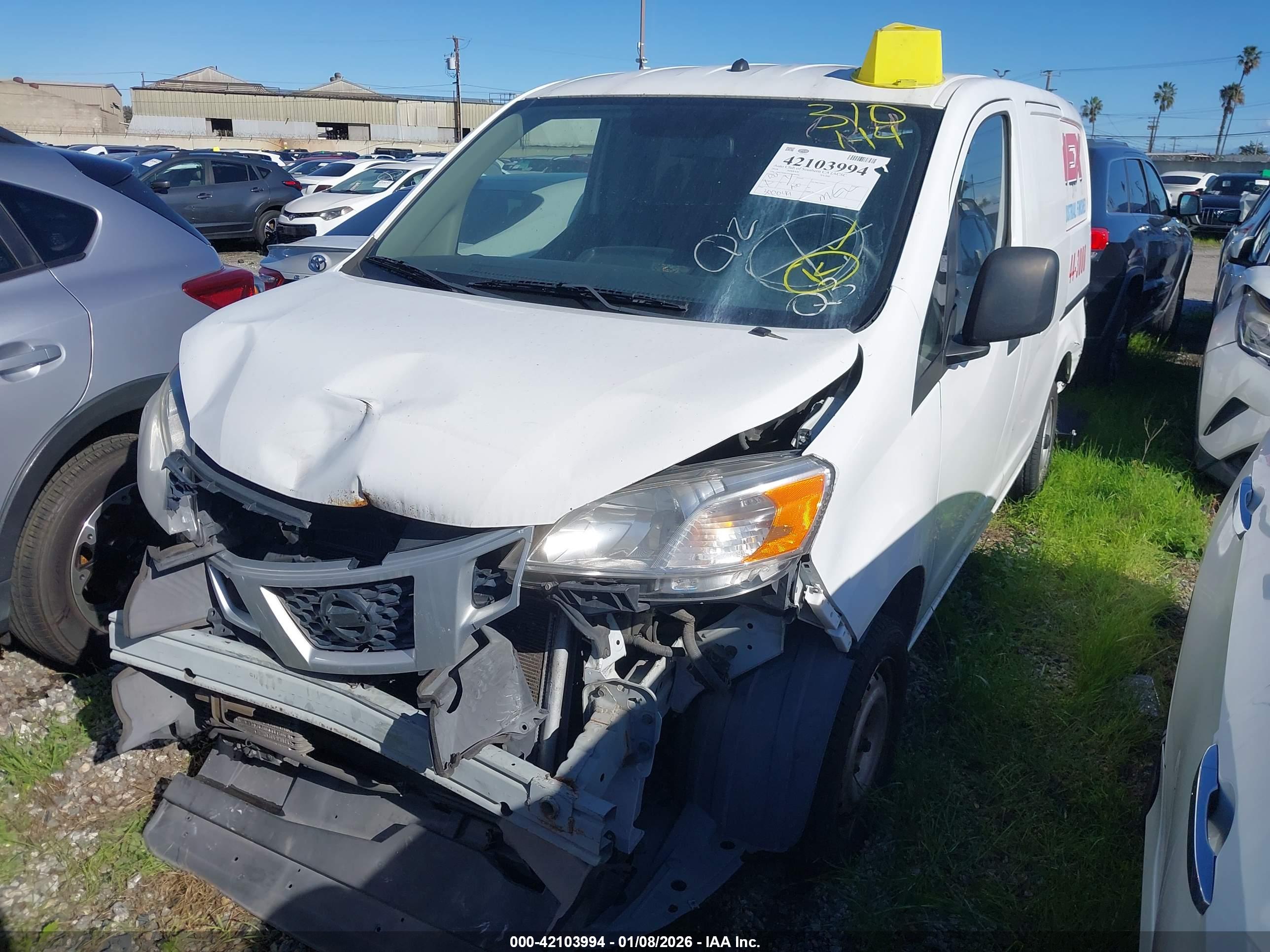 NISSAN NV200 image 2