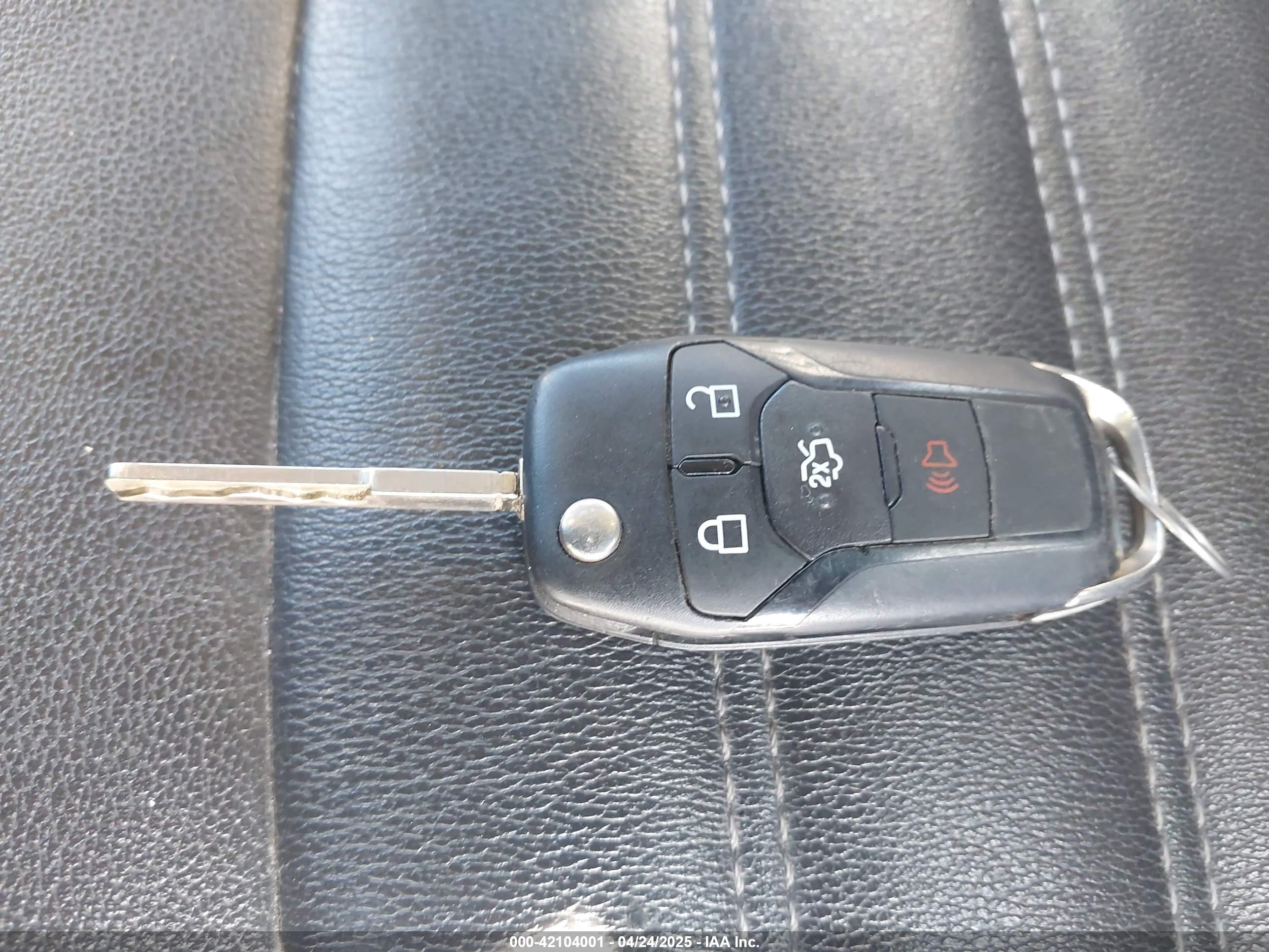 FORD FUSION image 11