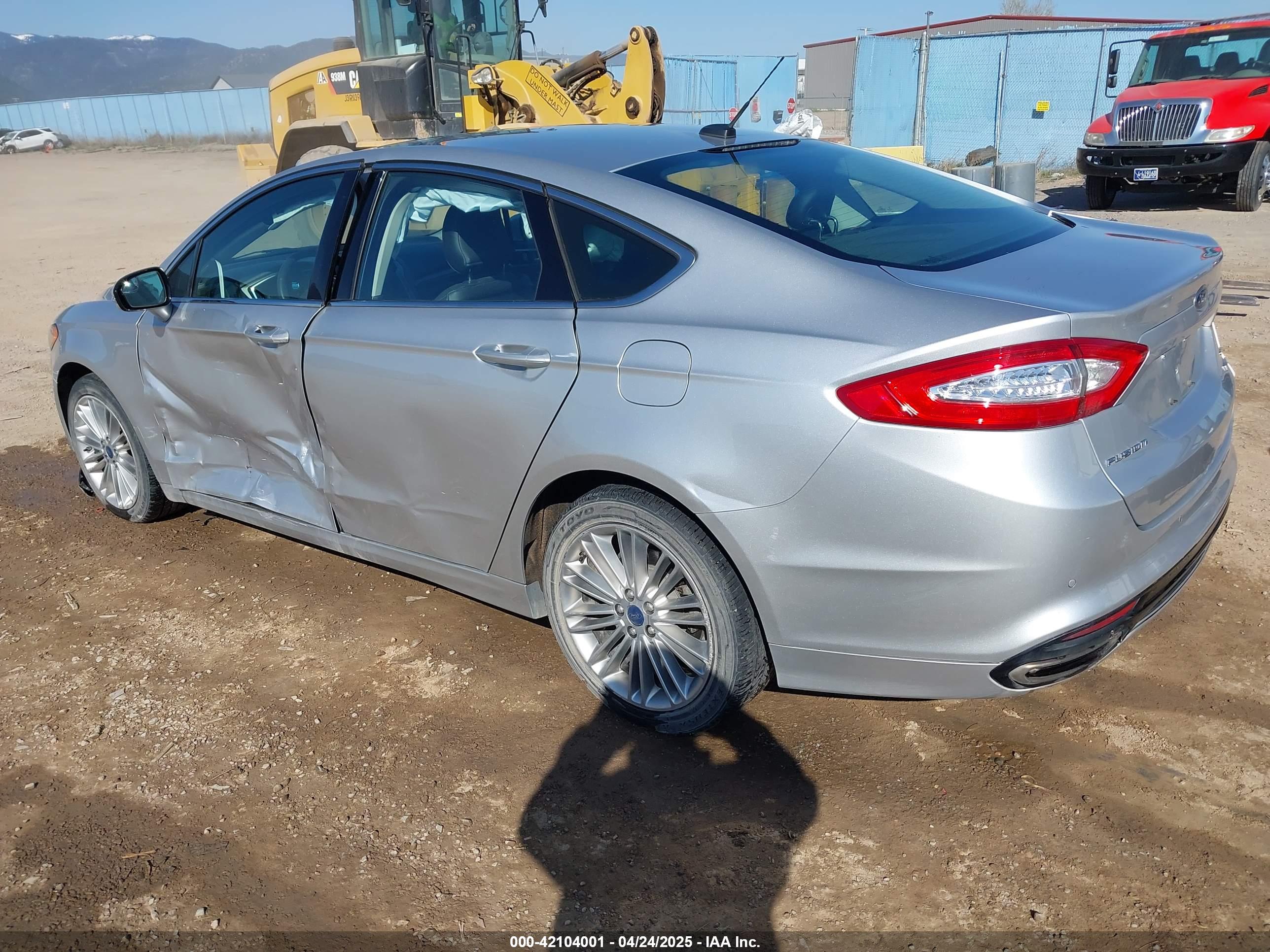 FORD FUSION image 3