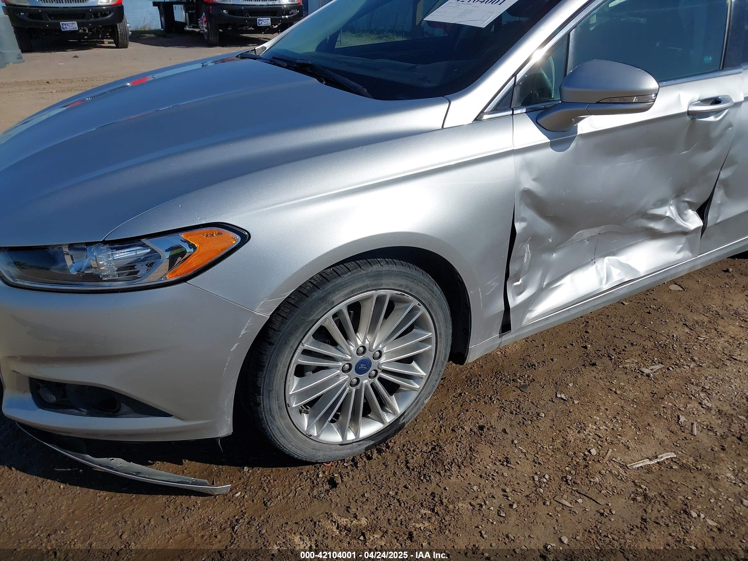 FORD FUSION image 6