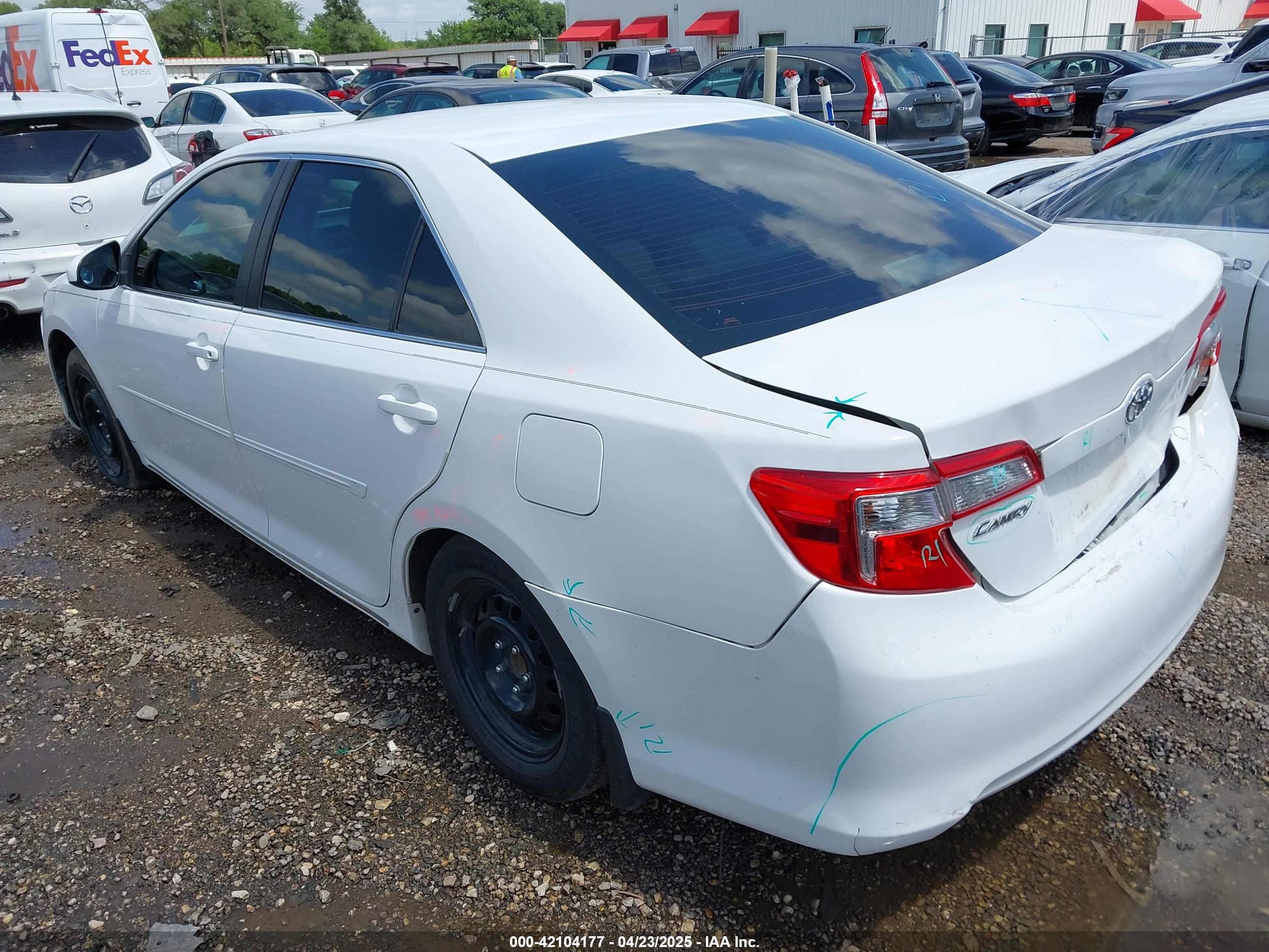 TOYOTA CAMRY image 3