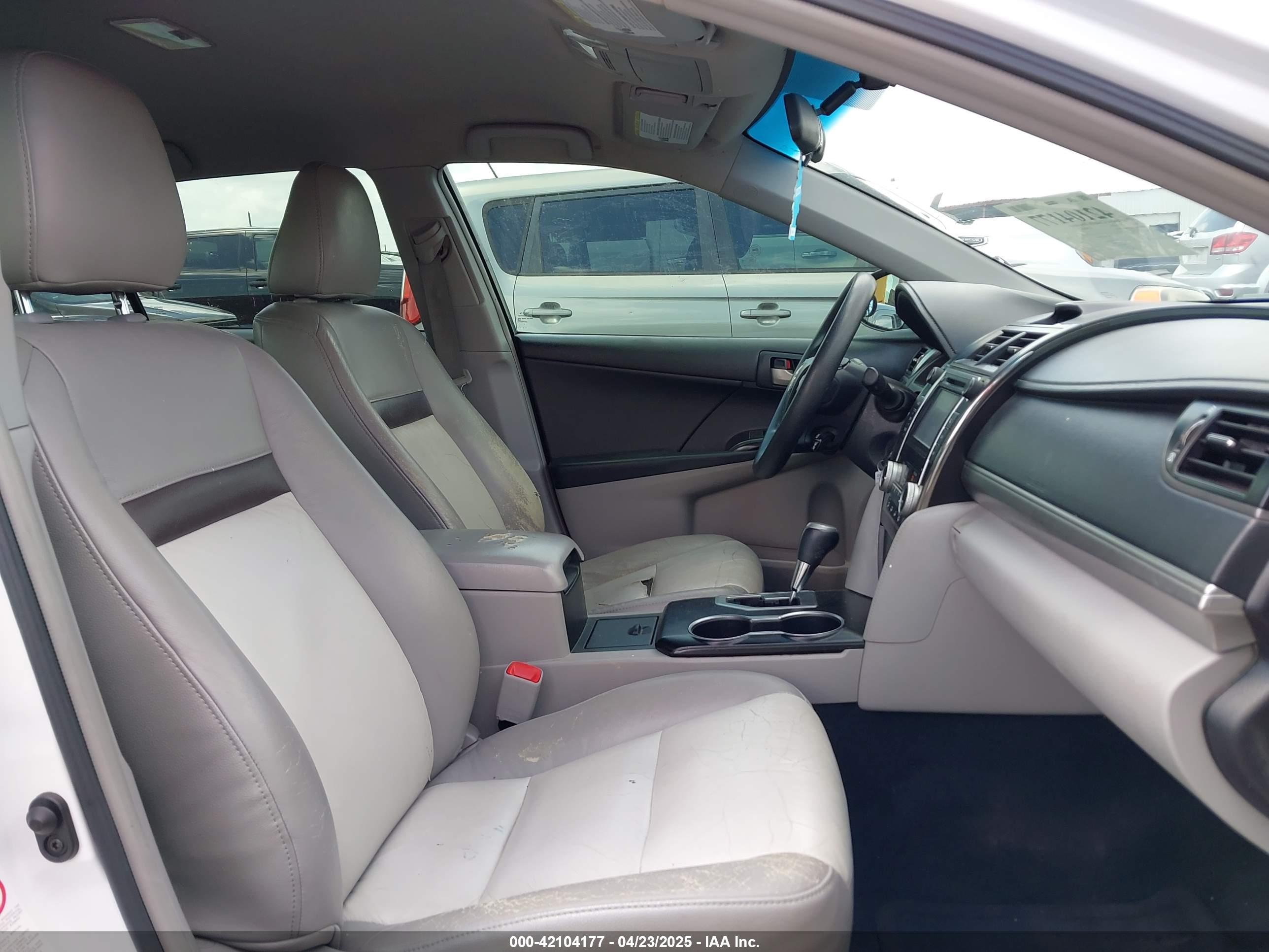 TOYOTA CAMRY image 5