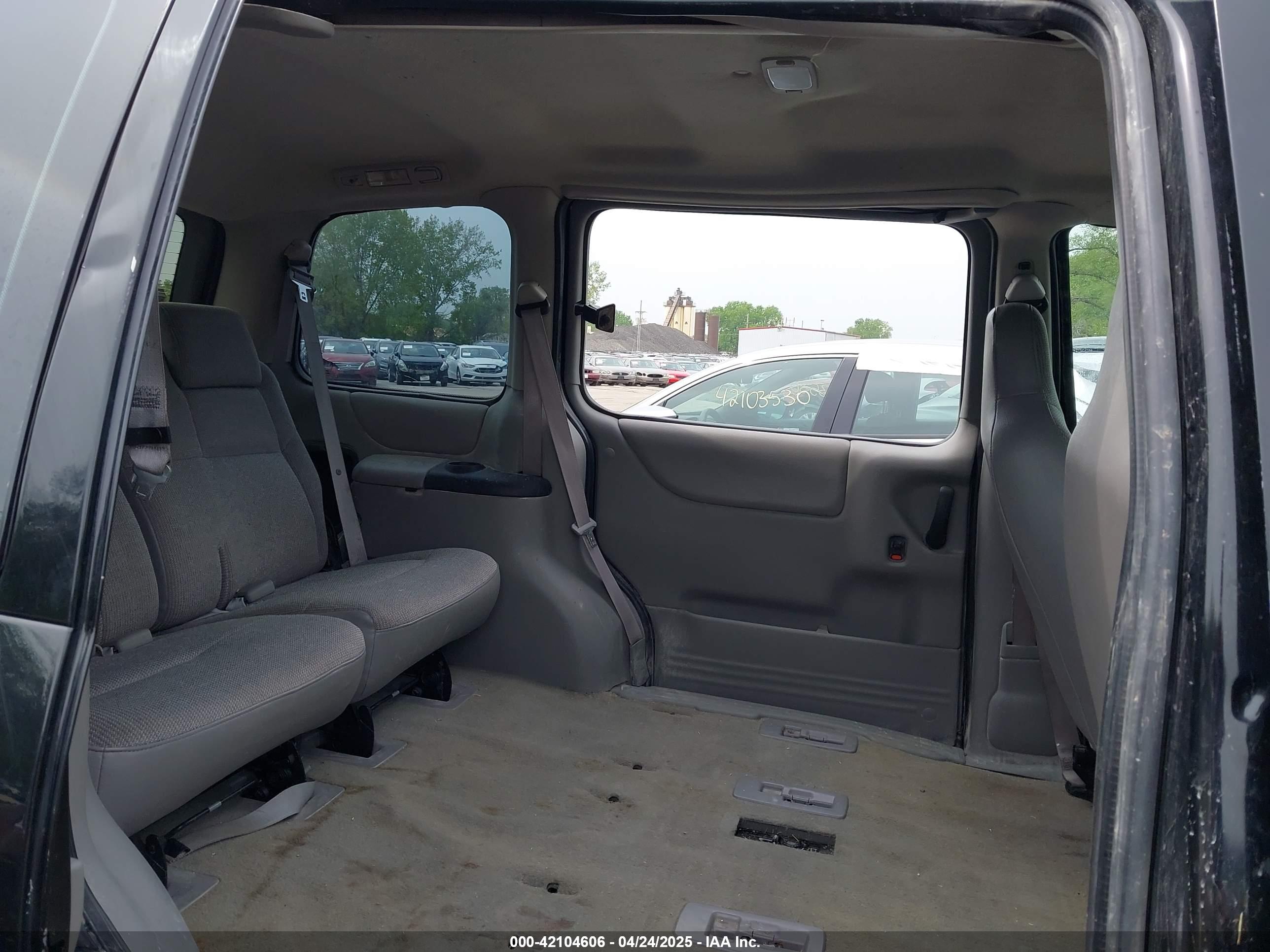 CHEVROLET VENTURE image 8