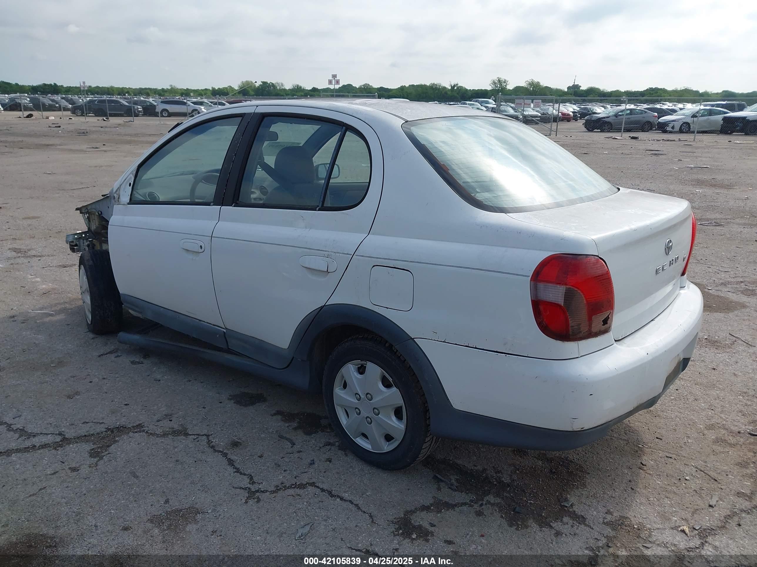 TOYOTA ECHO image 3