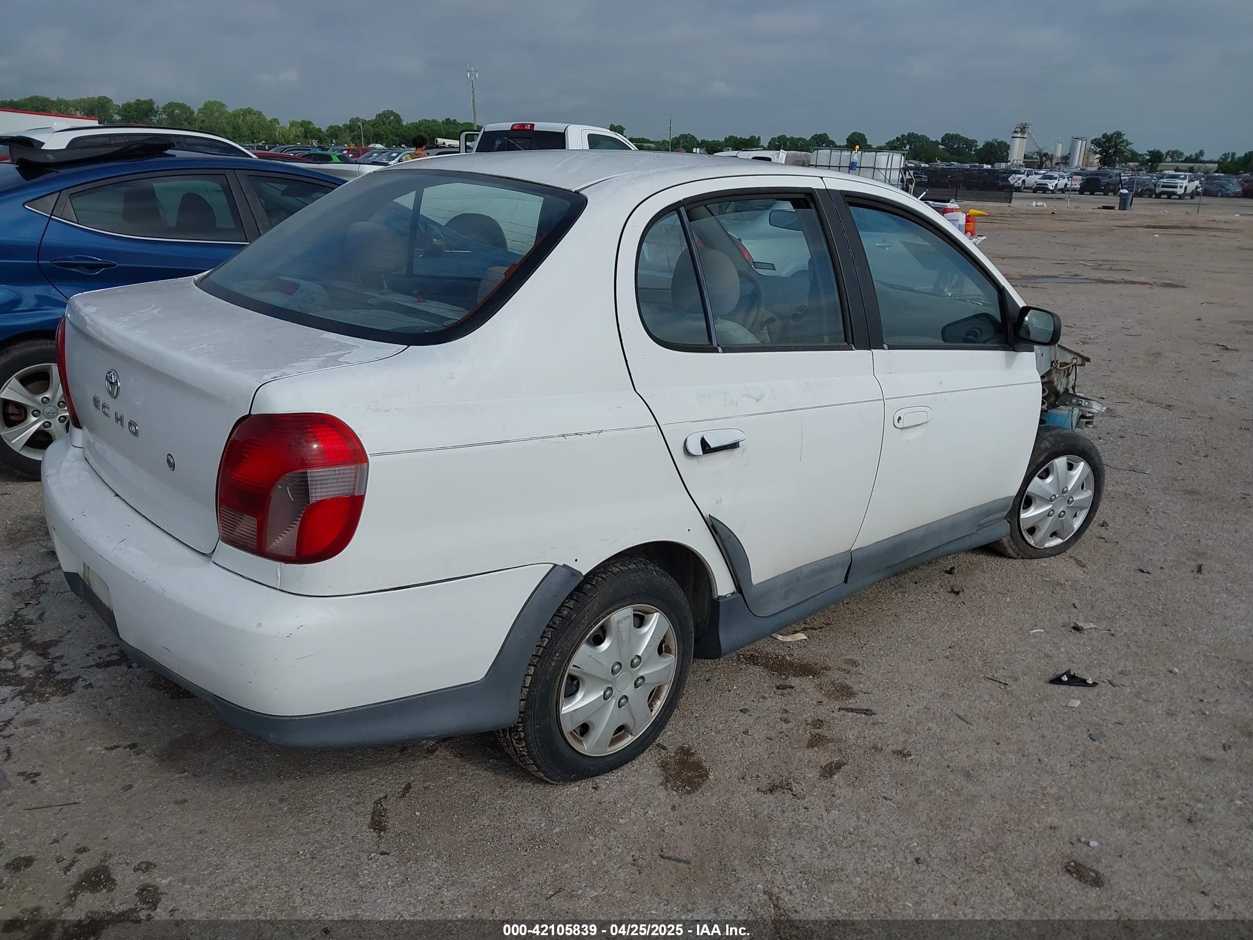 TOYOTA ECHO image 4