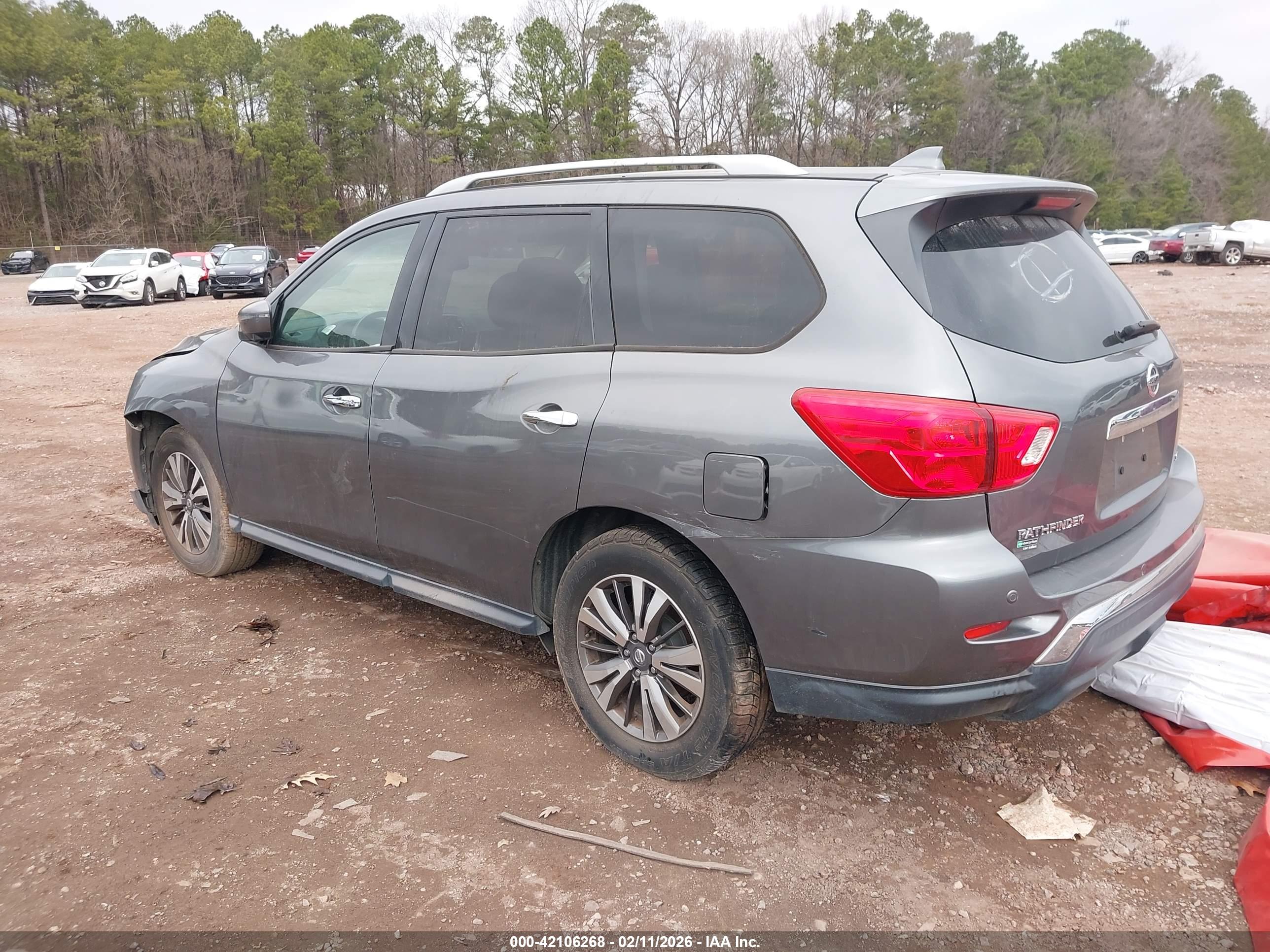 NISSAN PATHFINDER image 3