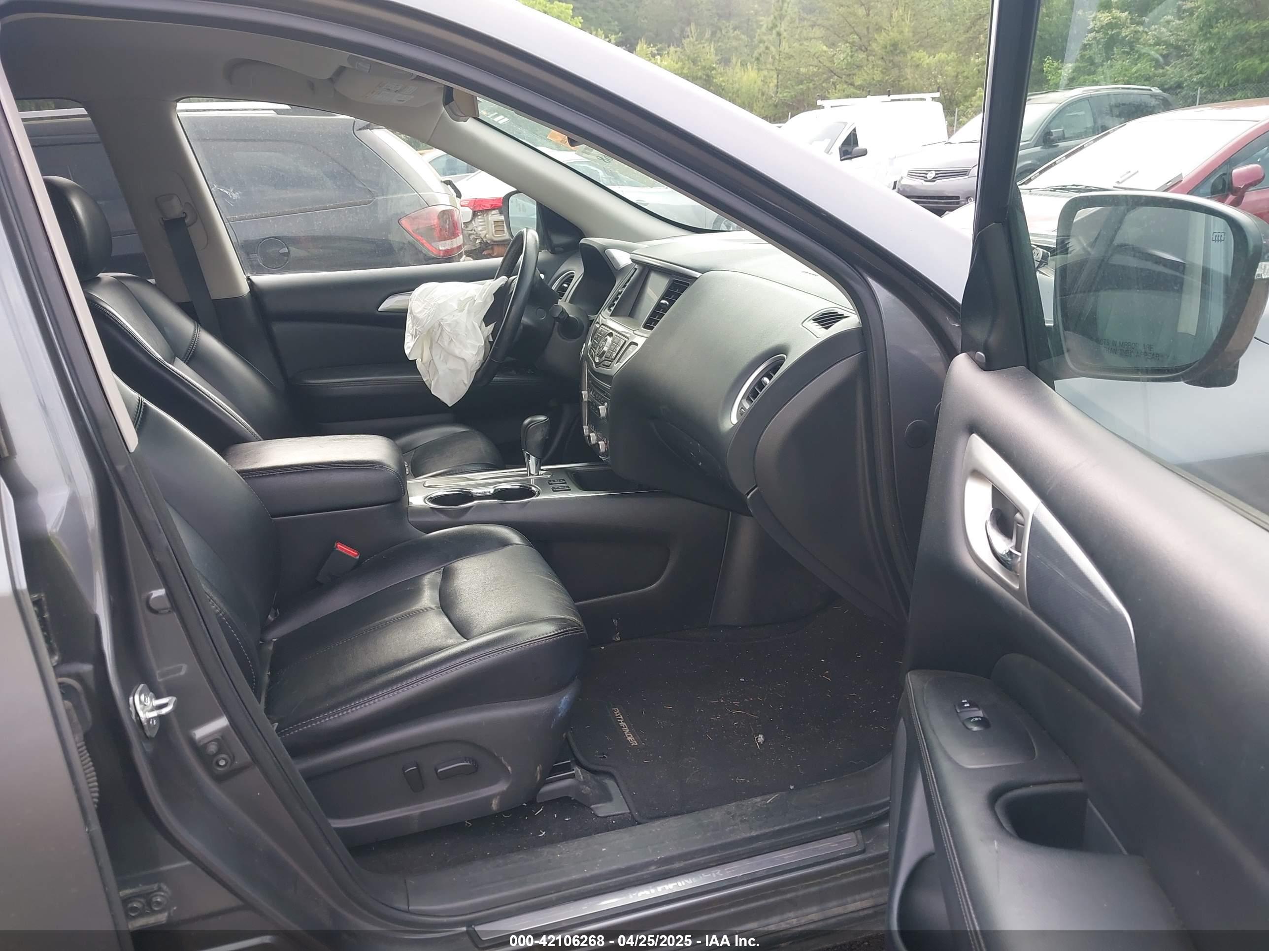 NISSAN PATHFINDER image 5