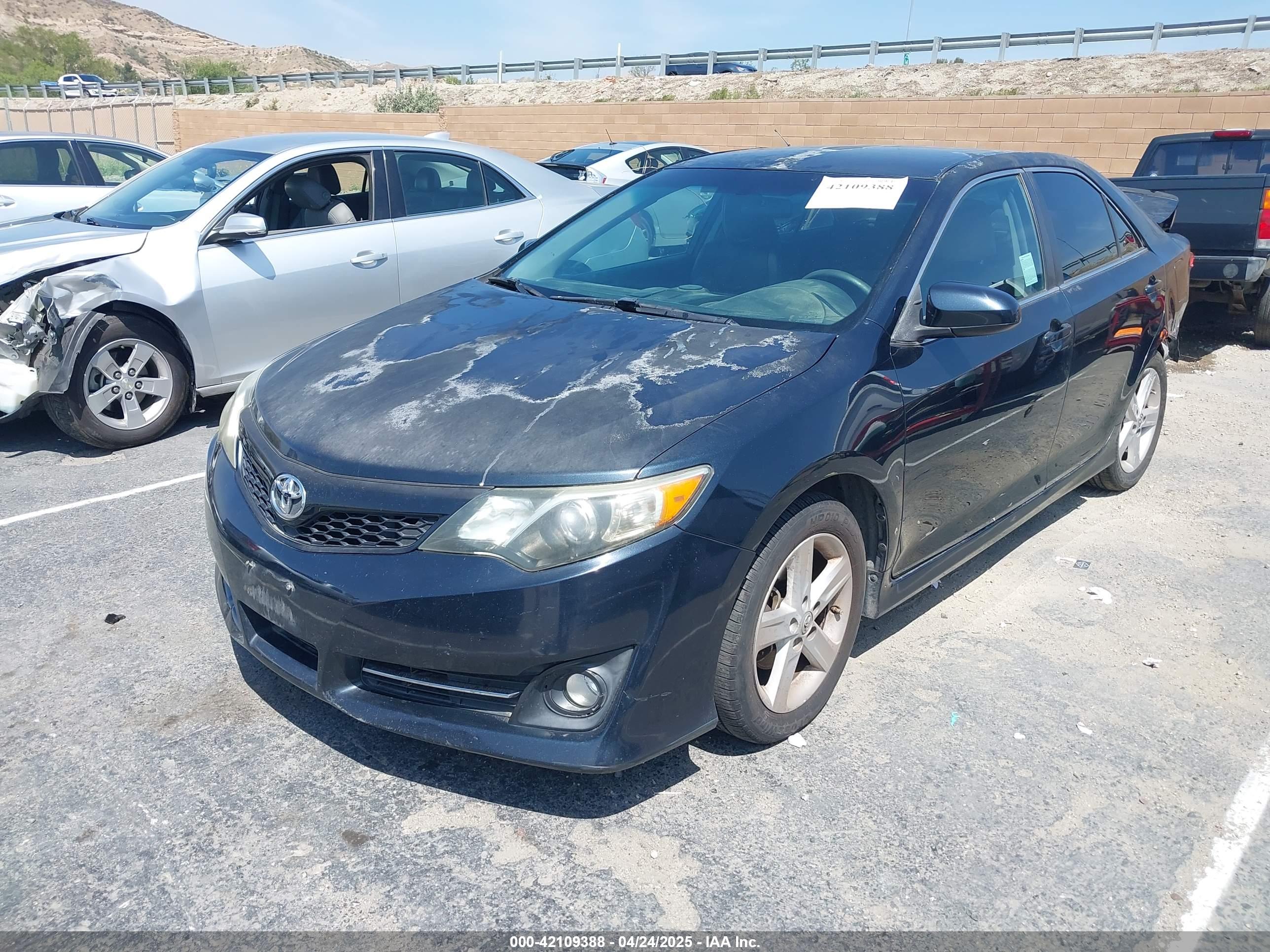 TOYOTA CAMRY image 2