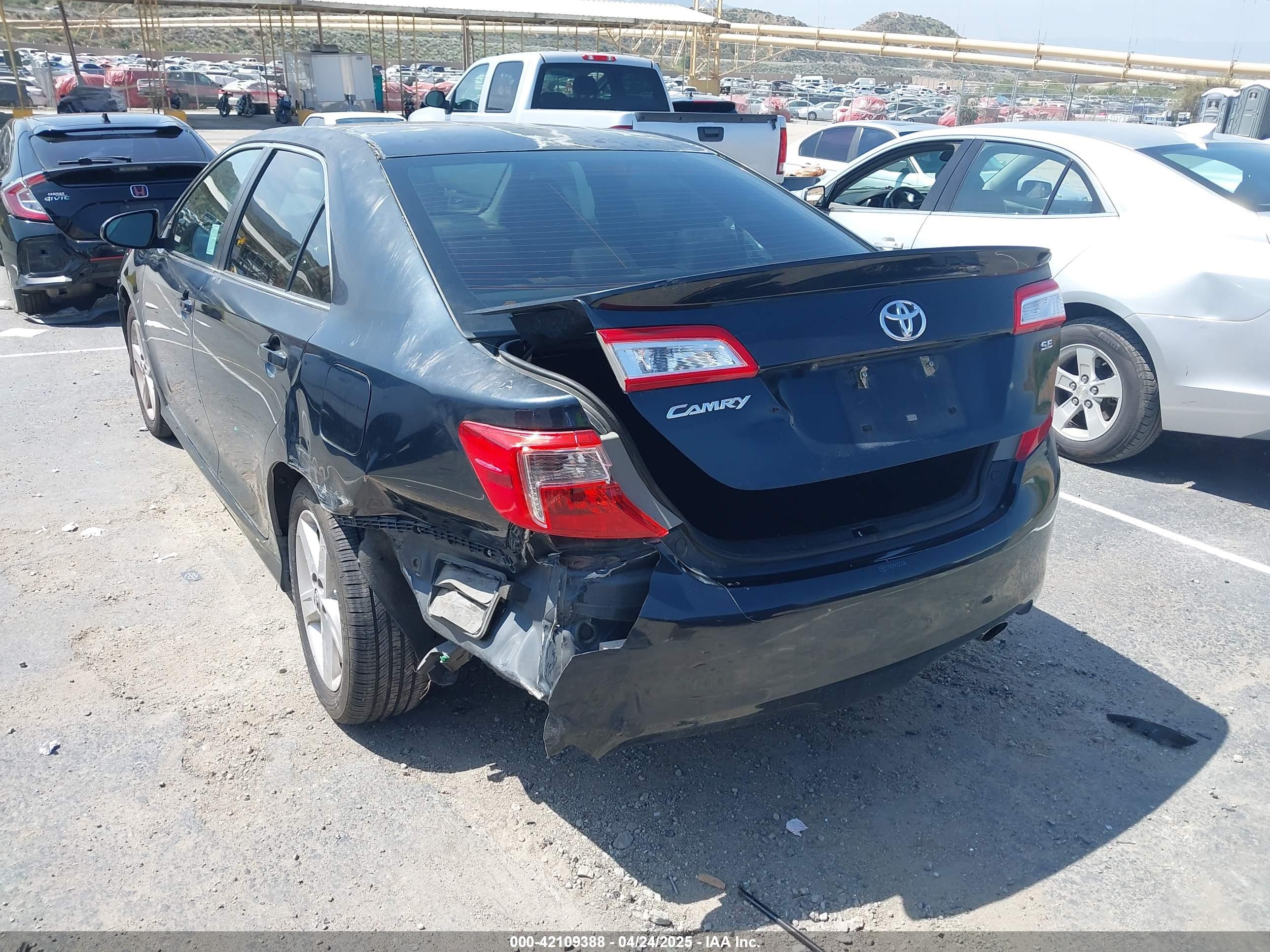 TOYOTA CAMRY image 3