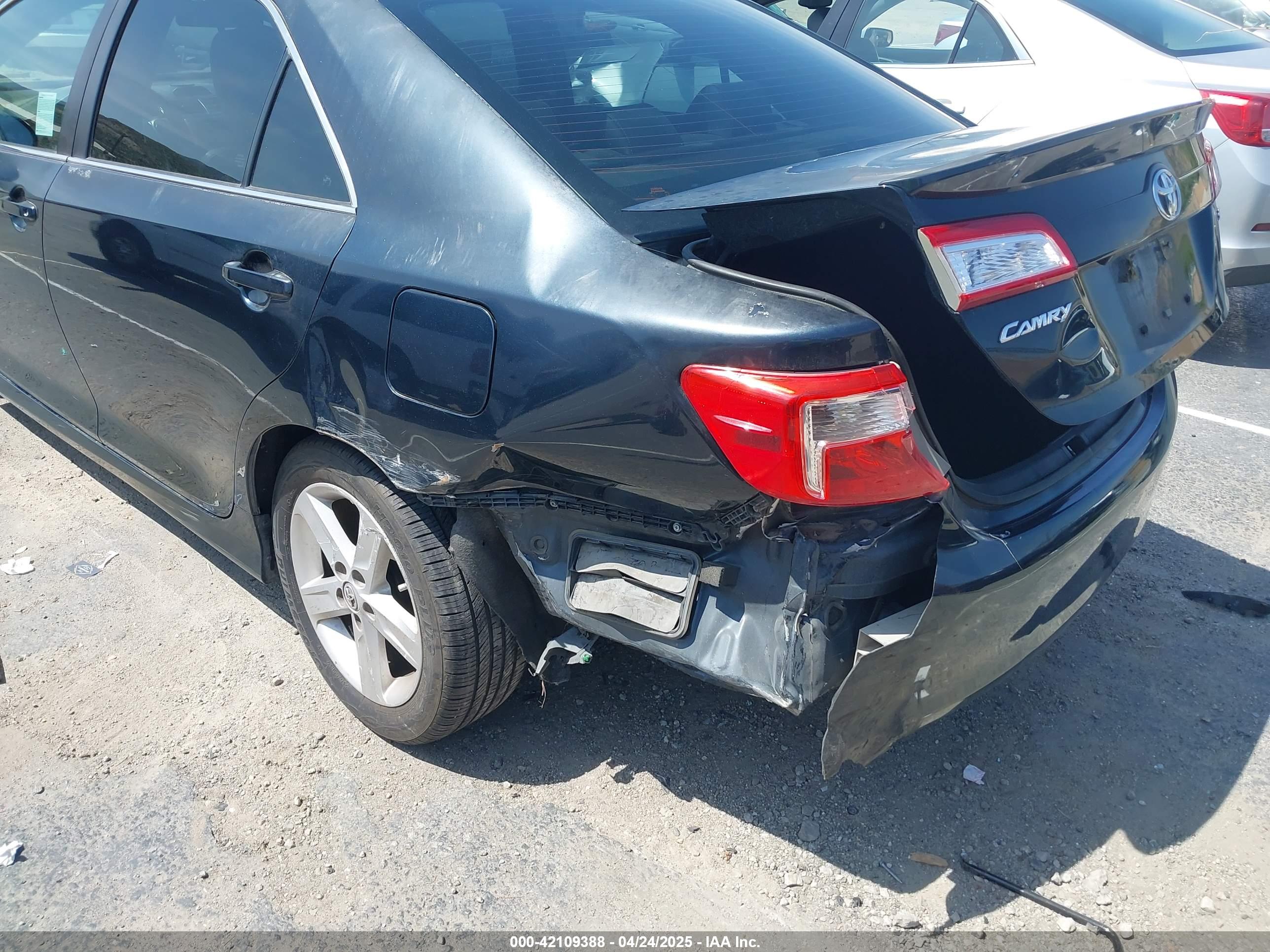 TOYOTA CAMRY image 6