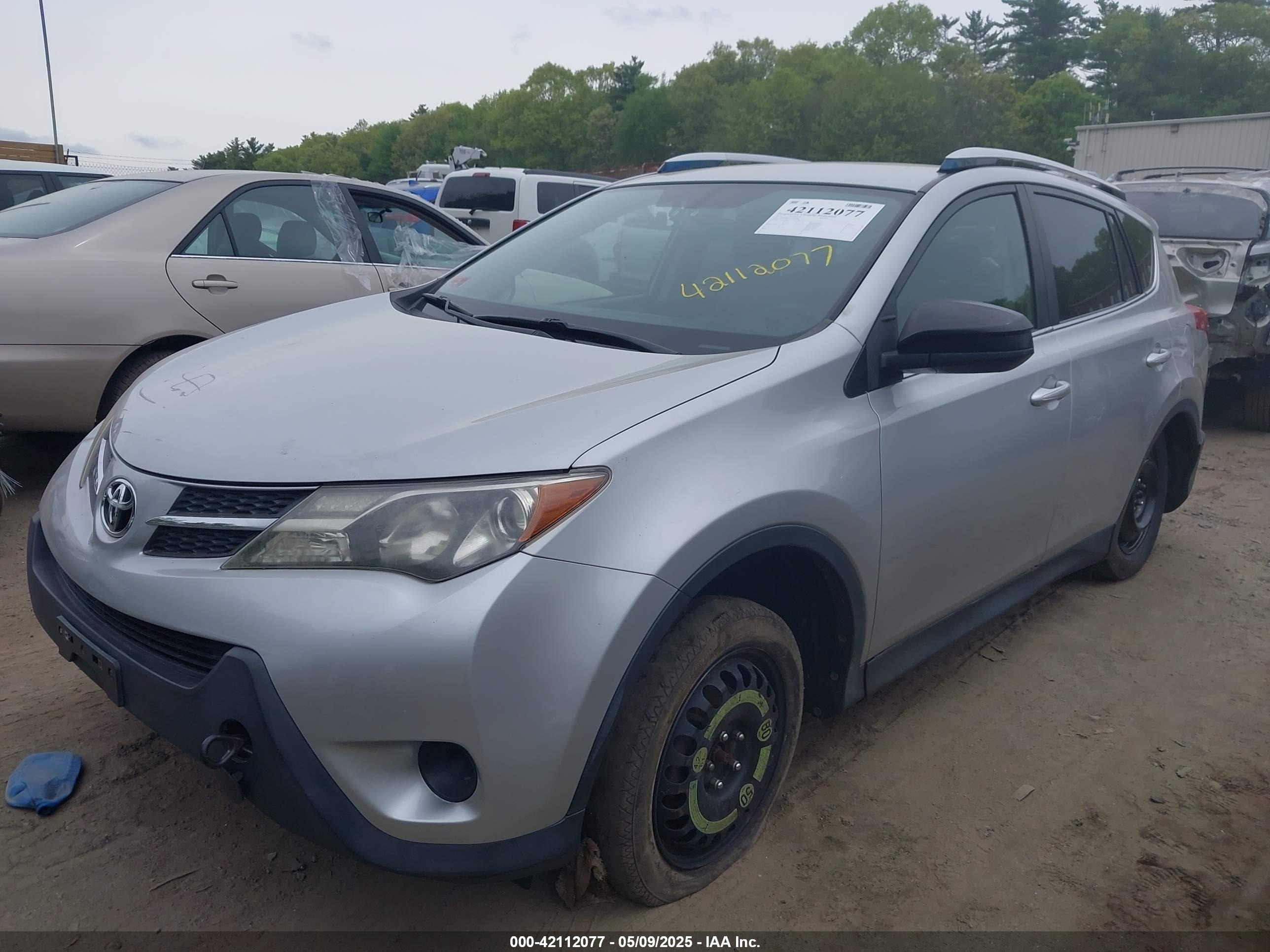 TOYOTA RAV4 image 2