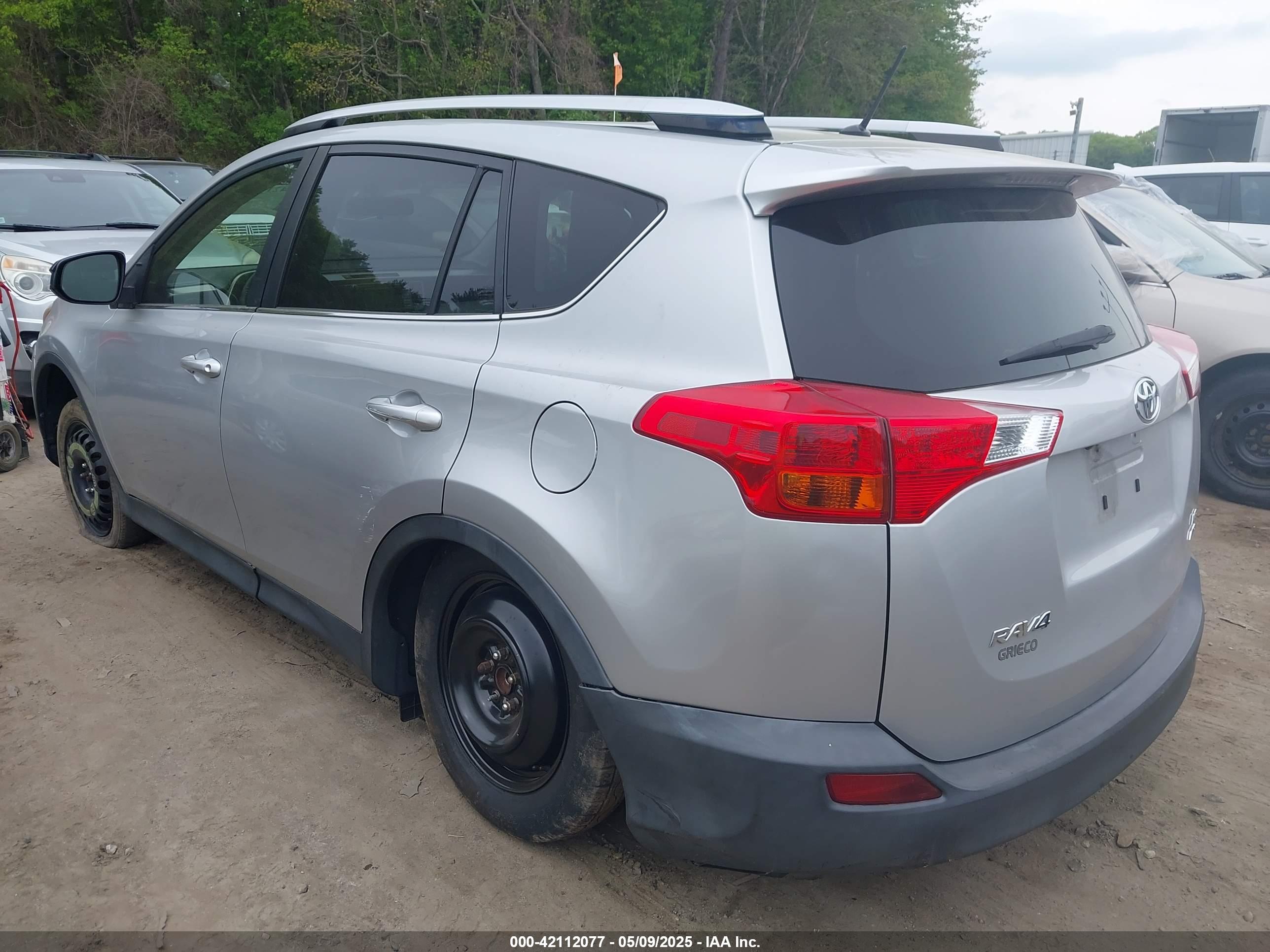 TOYOTA RAV4 image 3