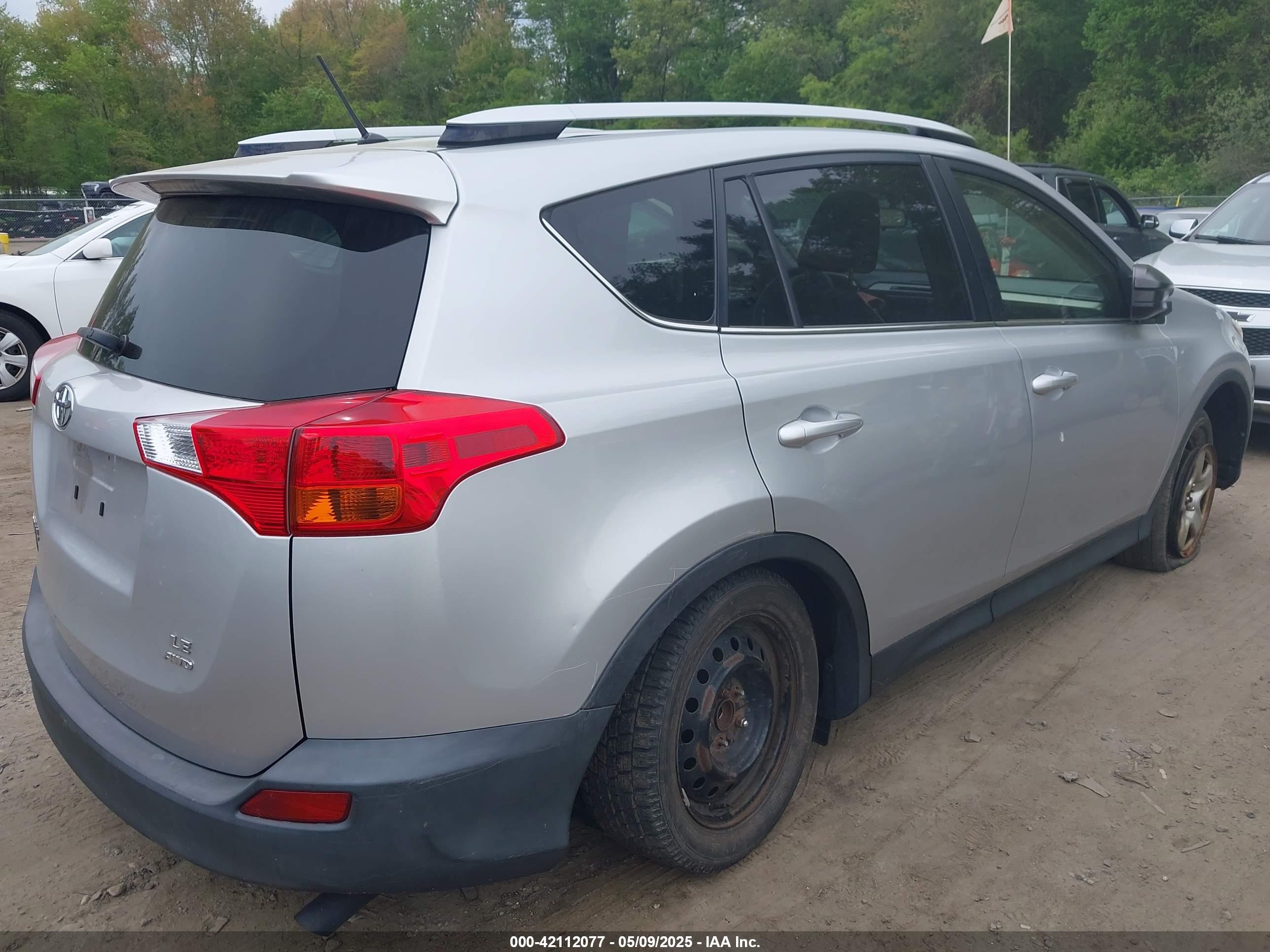 TOYOTA RAV4 image 4