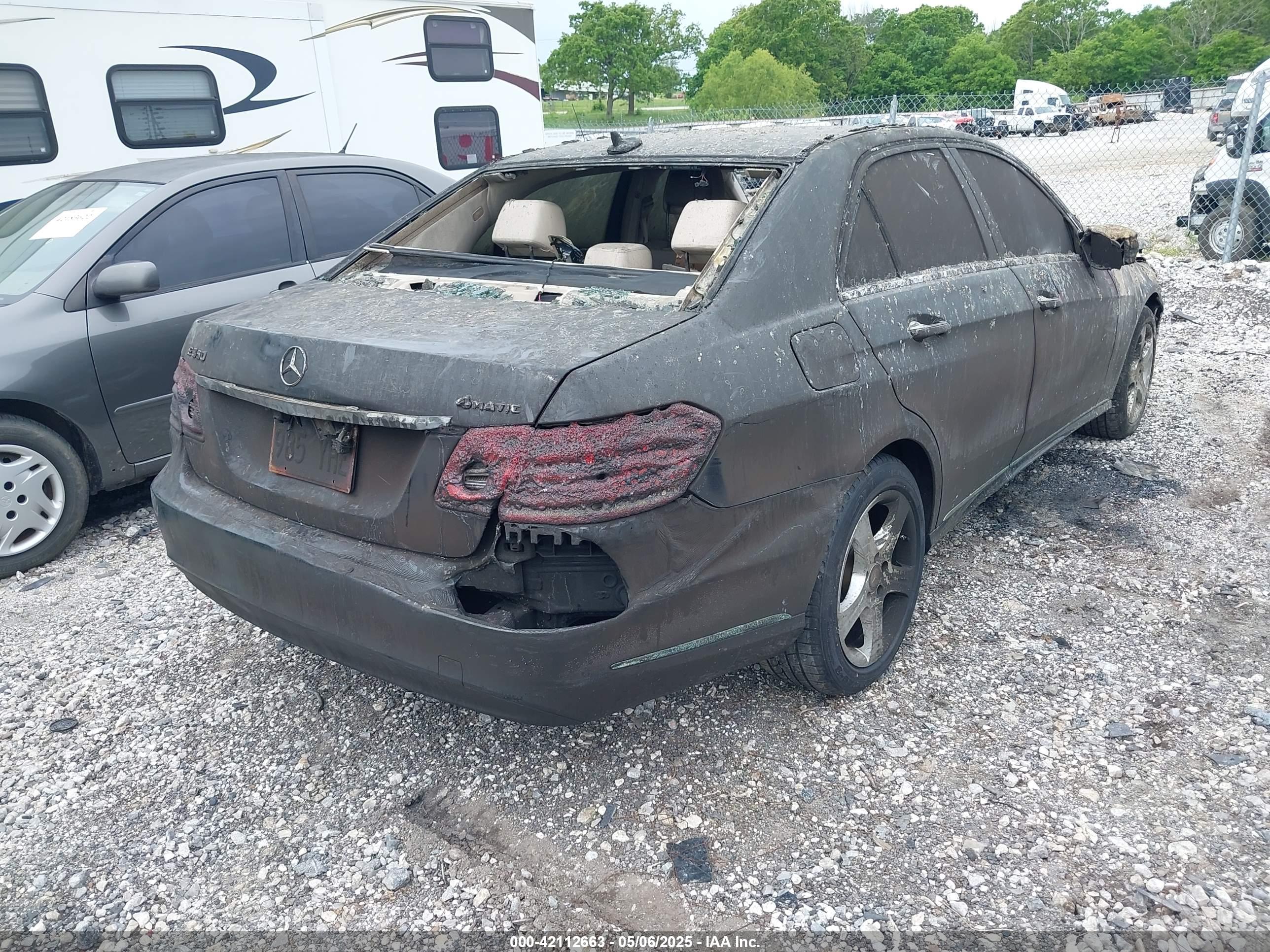 MERCEDES-BENZ E image 4