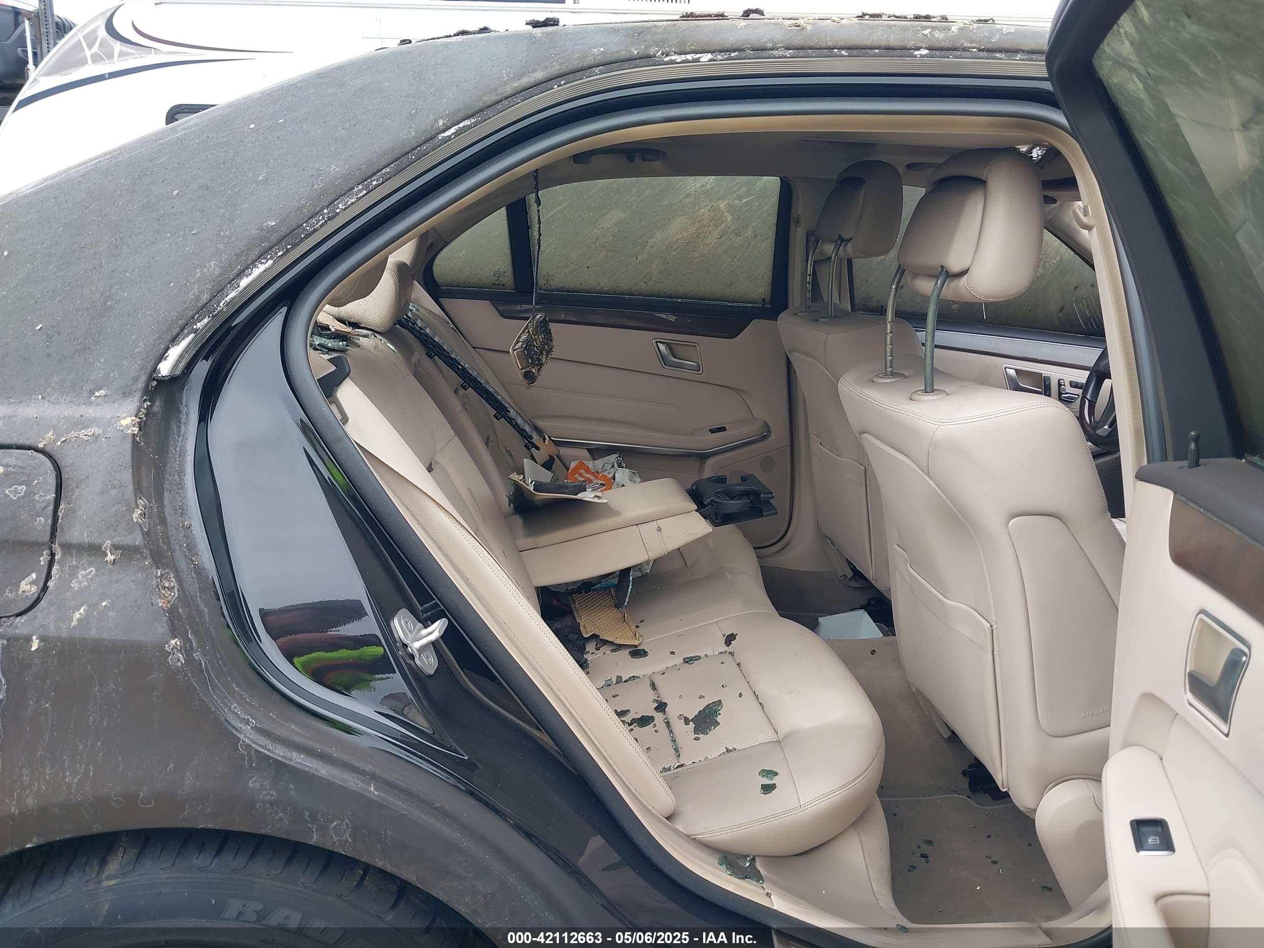 MERCEDES-BENZ E image 8