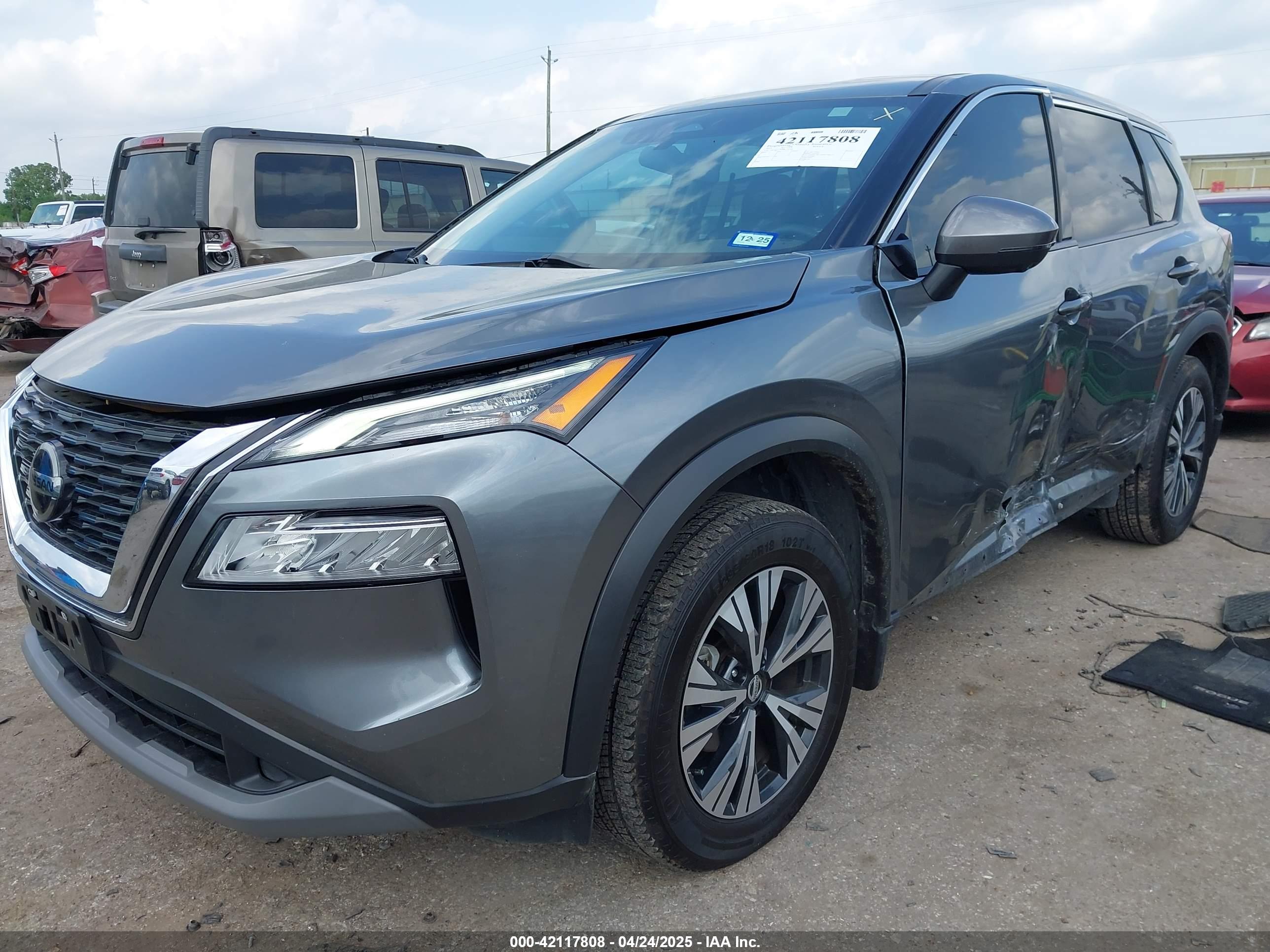 NISSAN ROGUE image 2