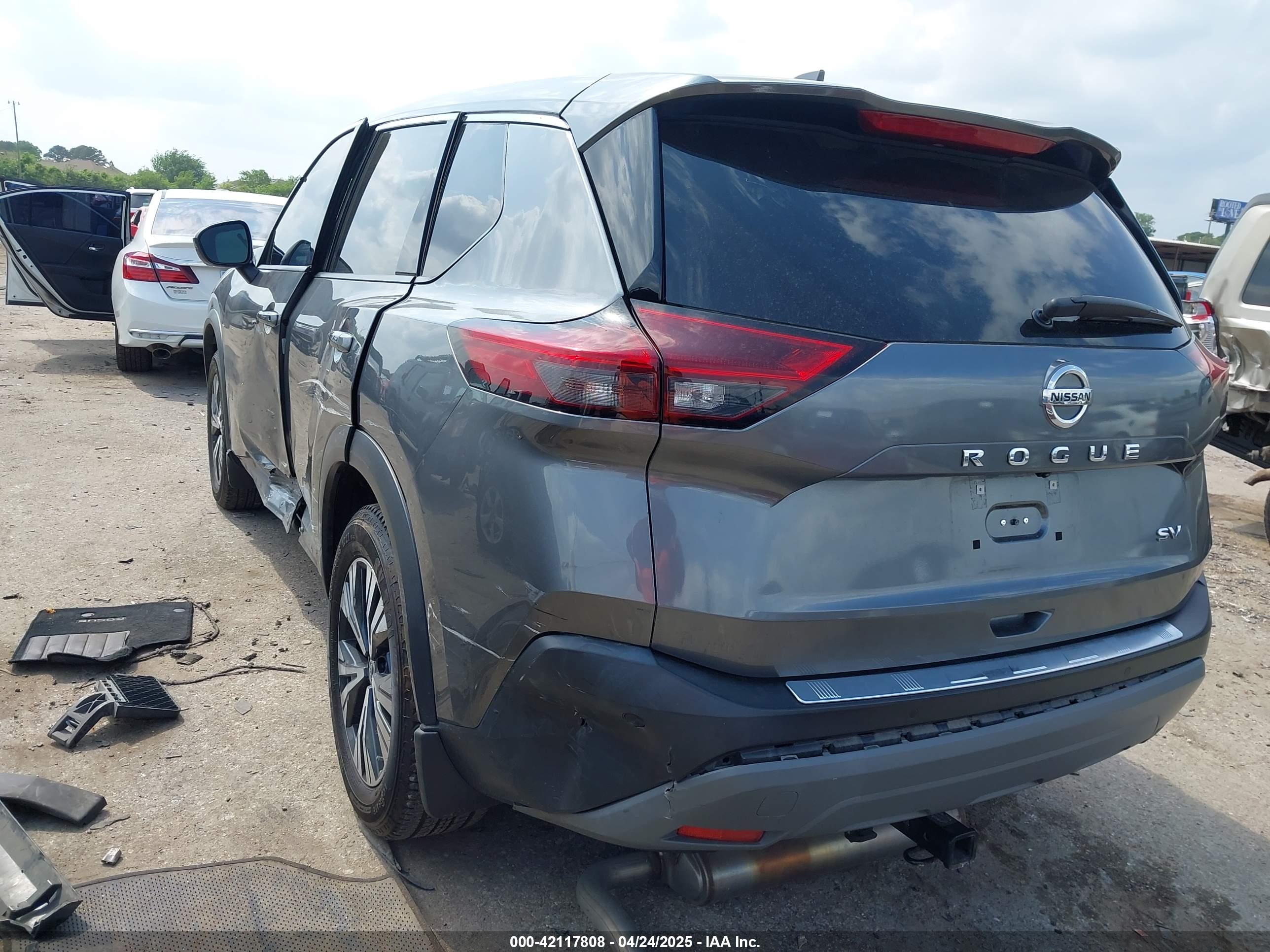 NISSAN ROGUE image 3