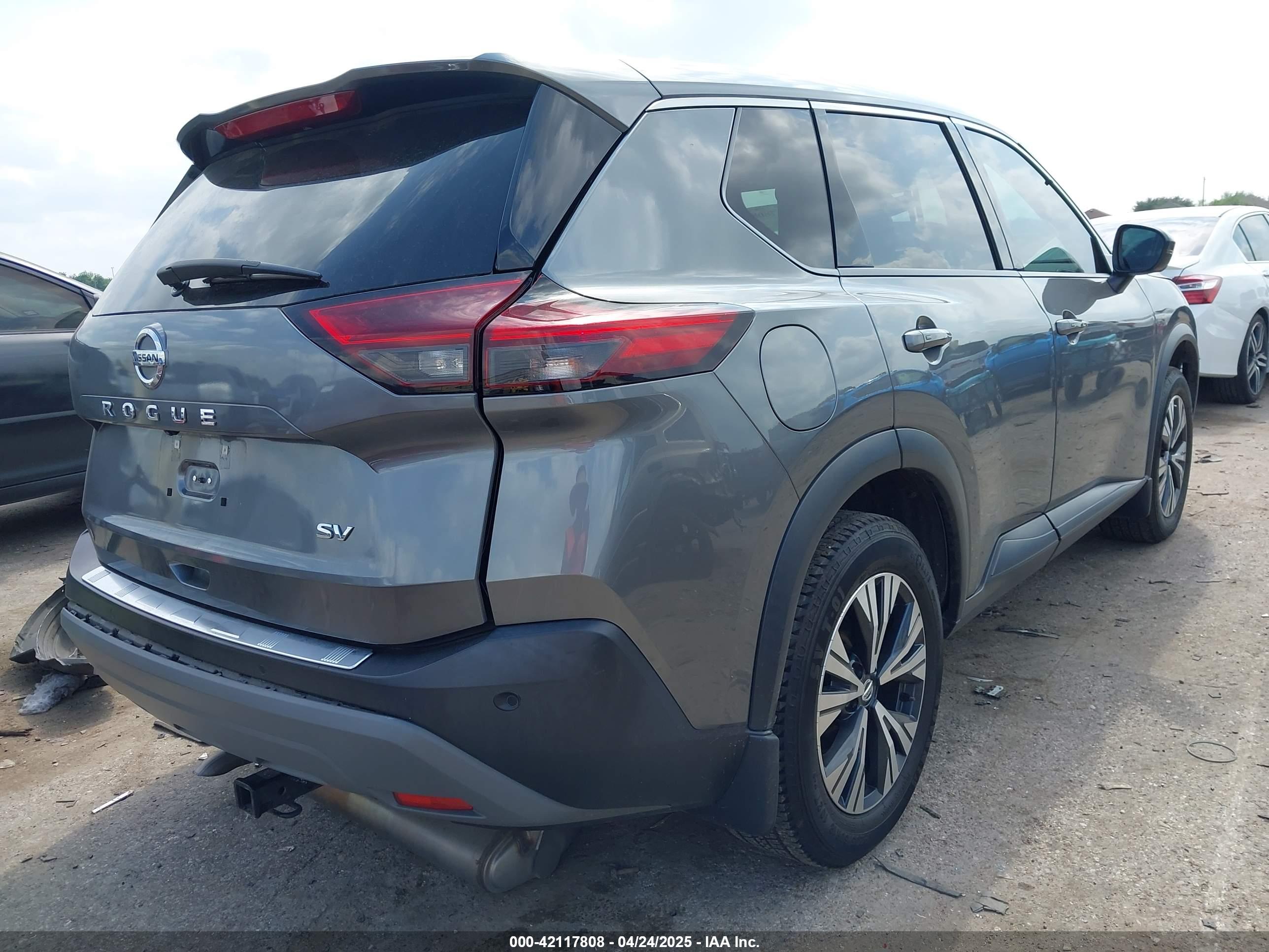 NISSAN ROGUE image 4