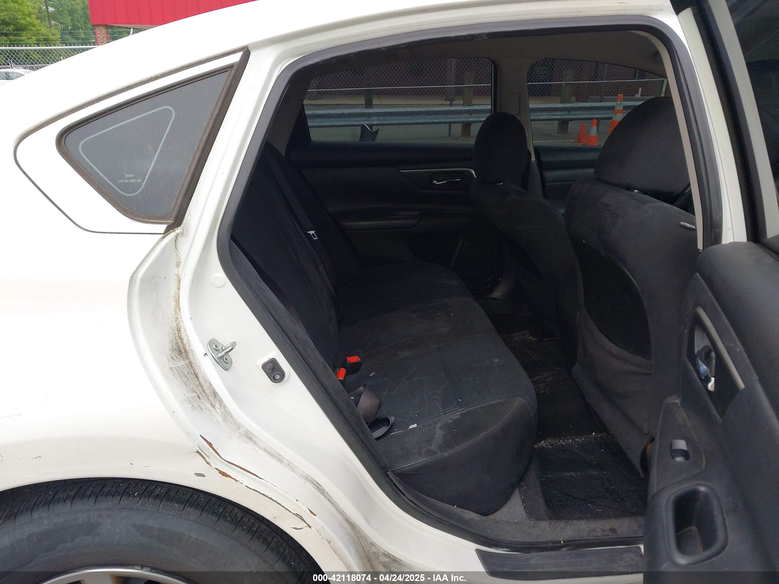 NISSAN ALTIMA image 8