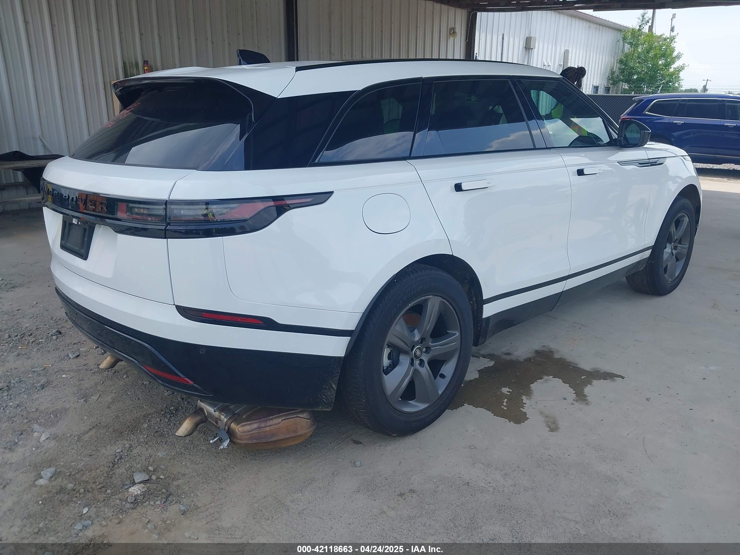 LAND ROVER image 4