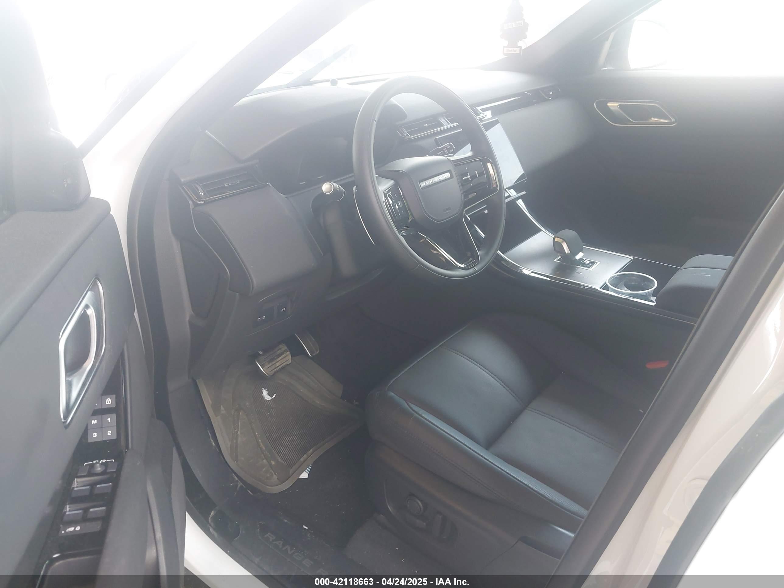 LAND ROVER image 5