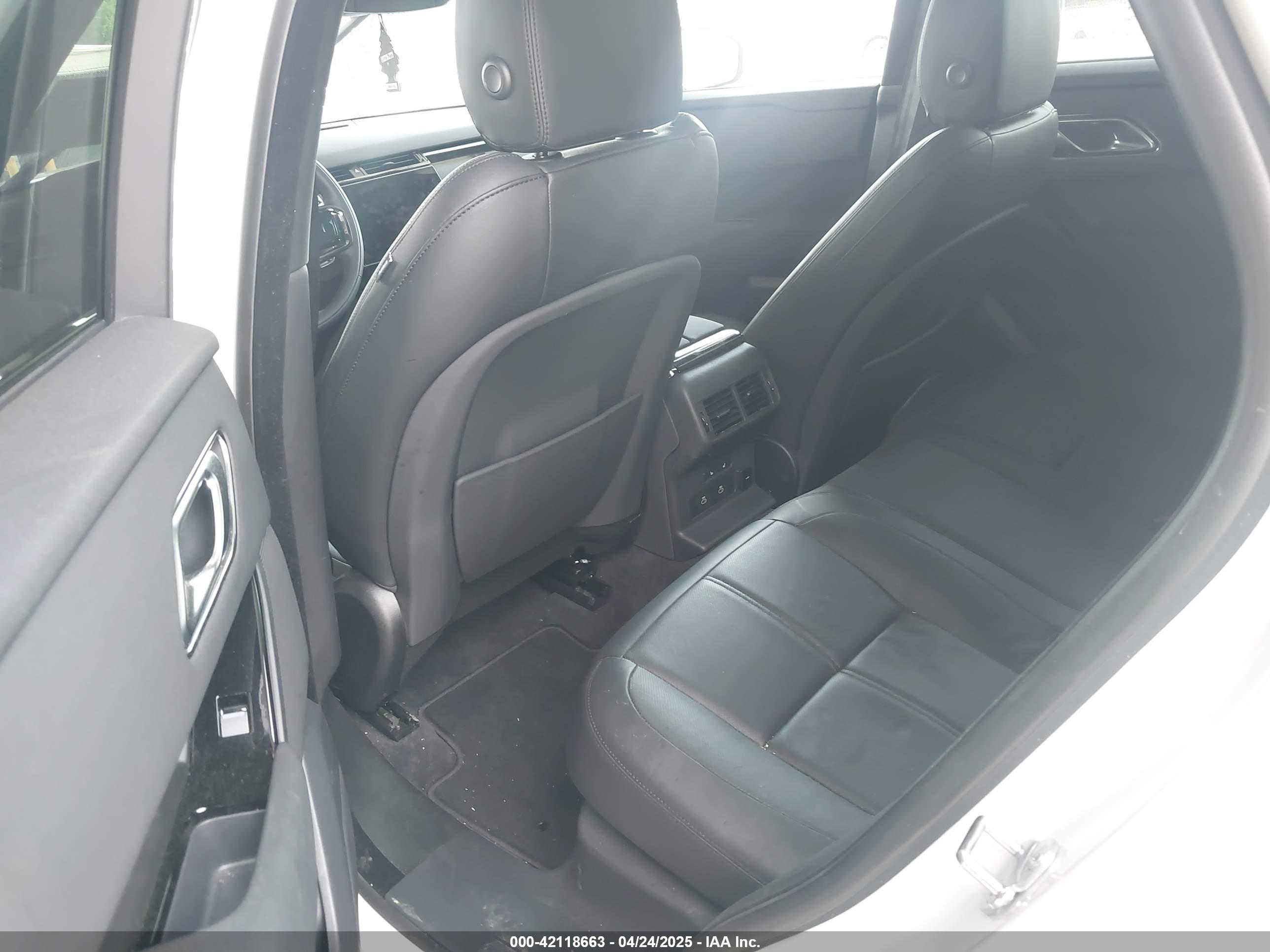 LAND ROVER image 8