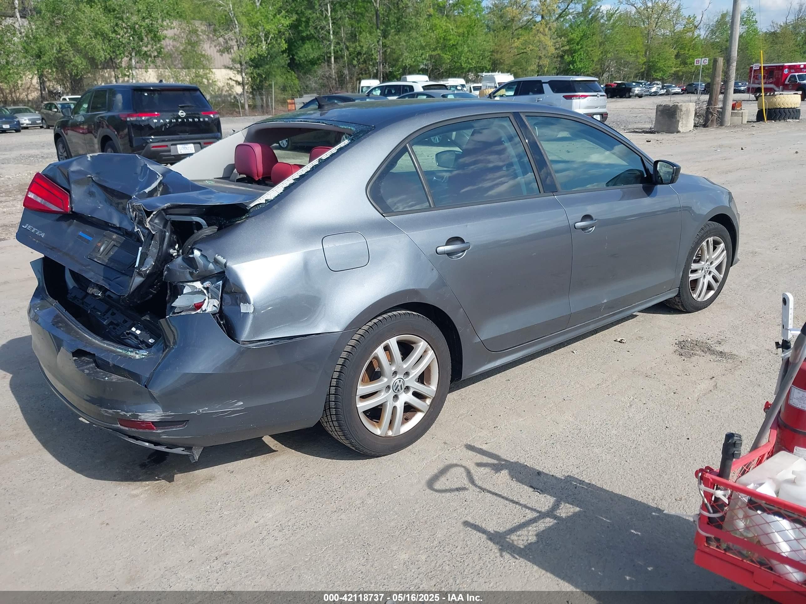VOLKSWAGEN JETTA image 4