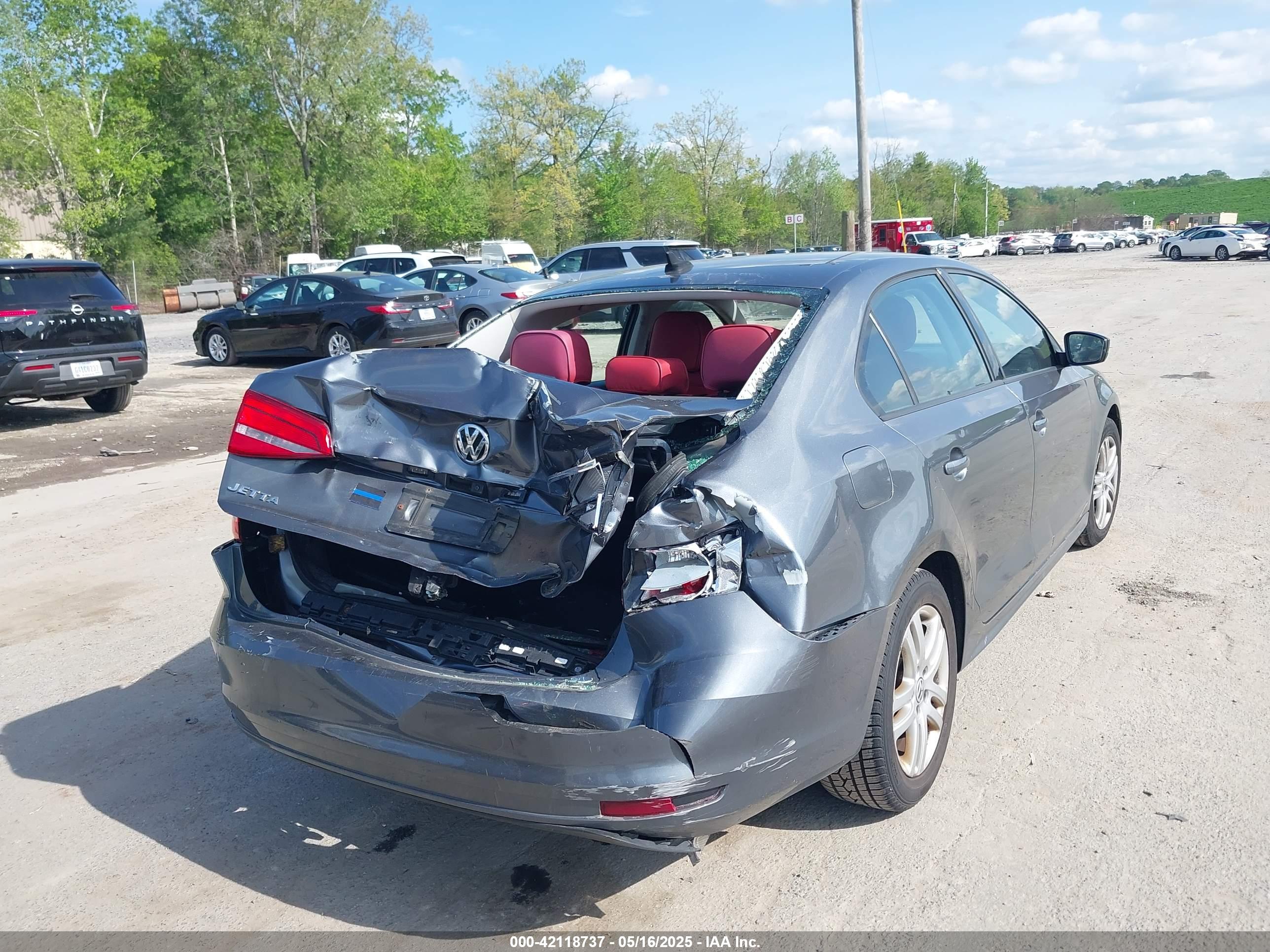 VOLKSWAGEN JETTA image 6