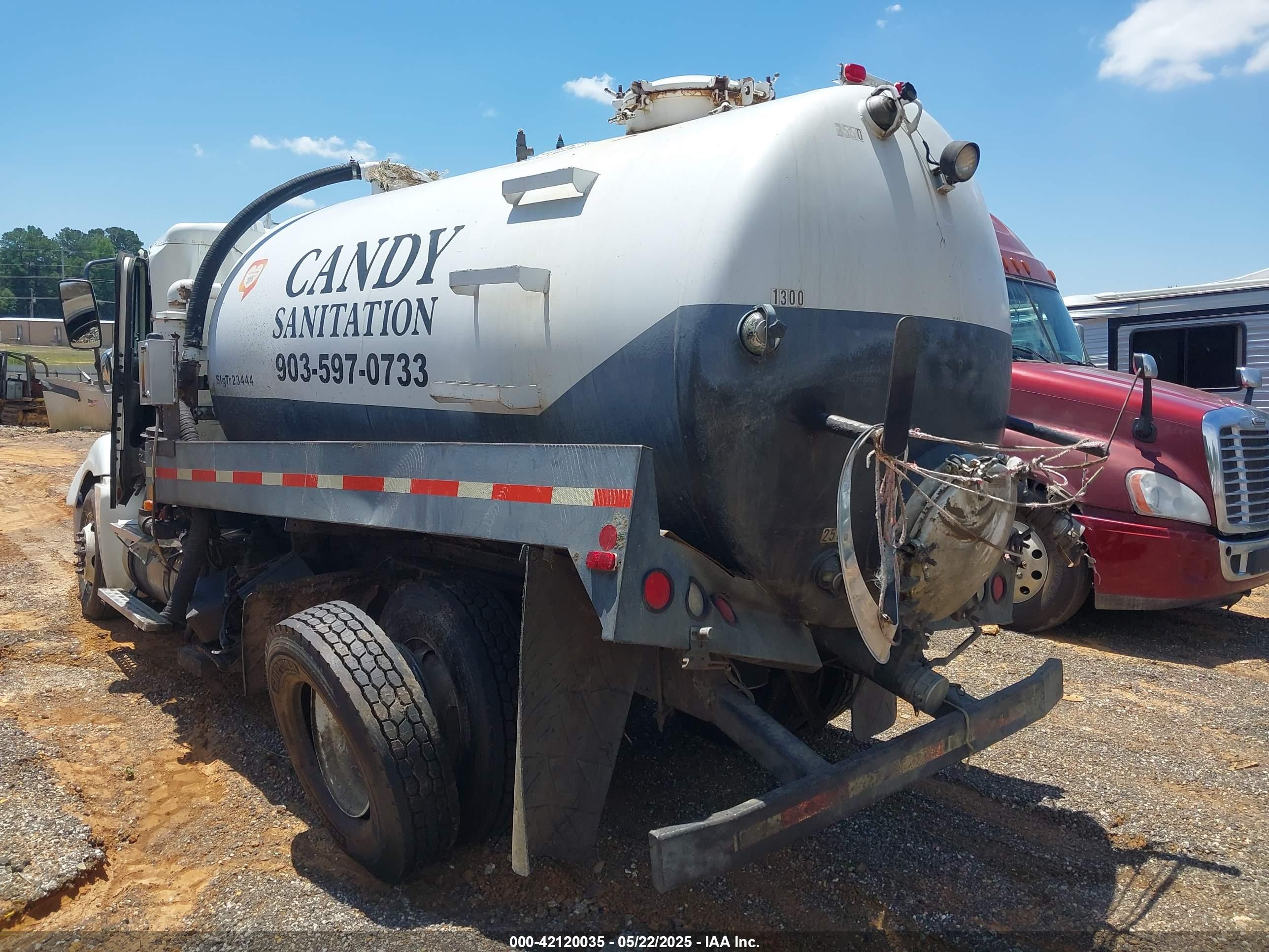 FREIGHTLINER CONVENTIONAL image 3
