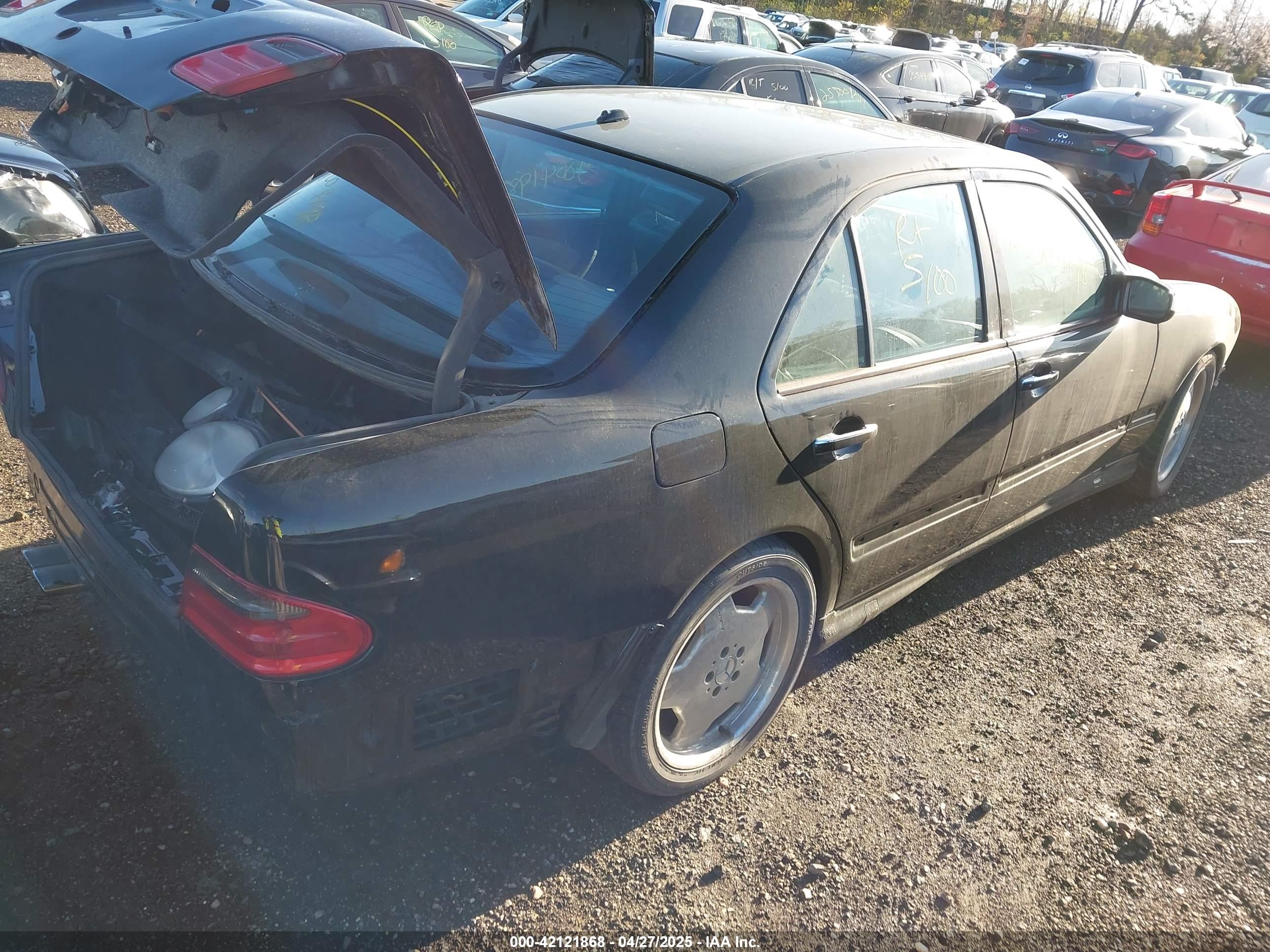 MERCEDES-BENZ E image 4