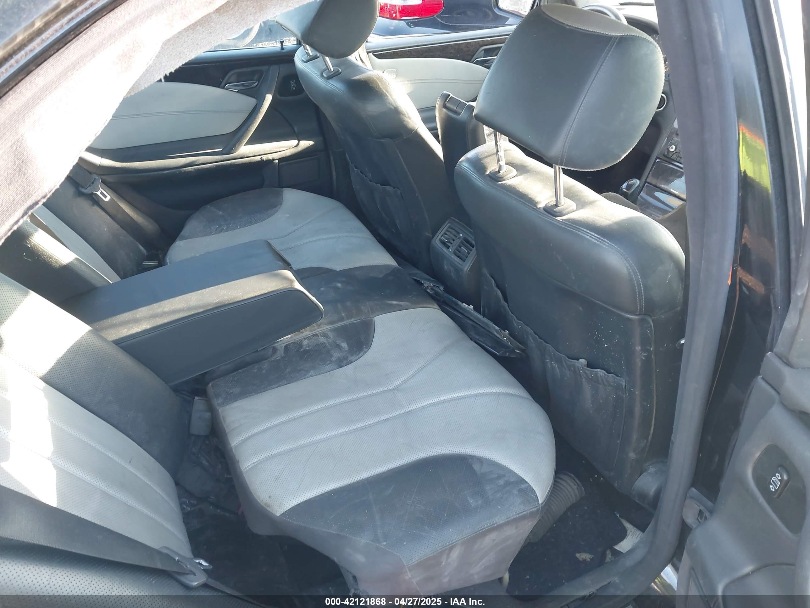 MERCEDES-BENZ E image 8