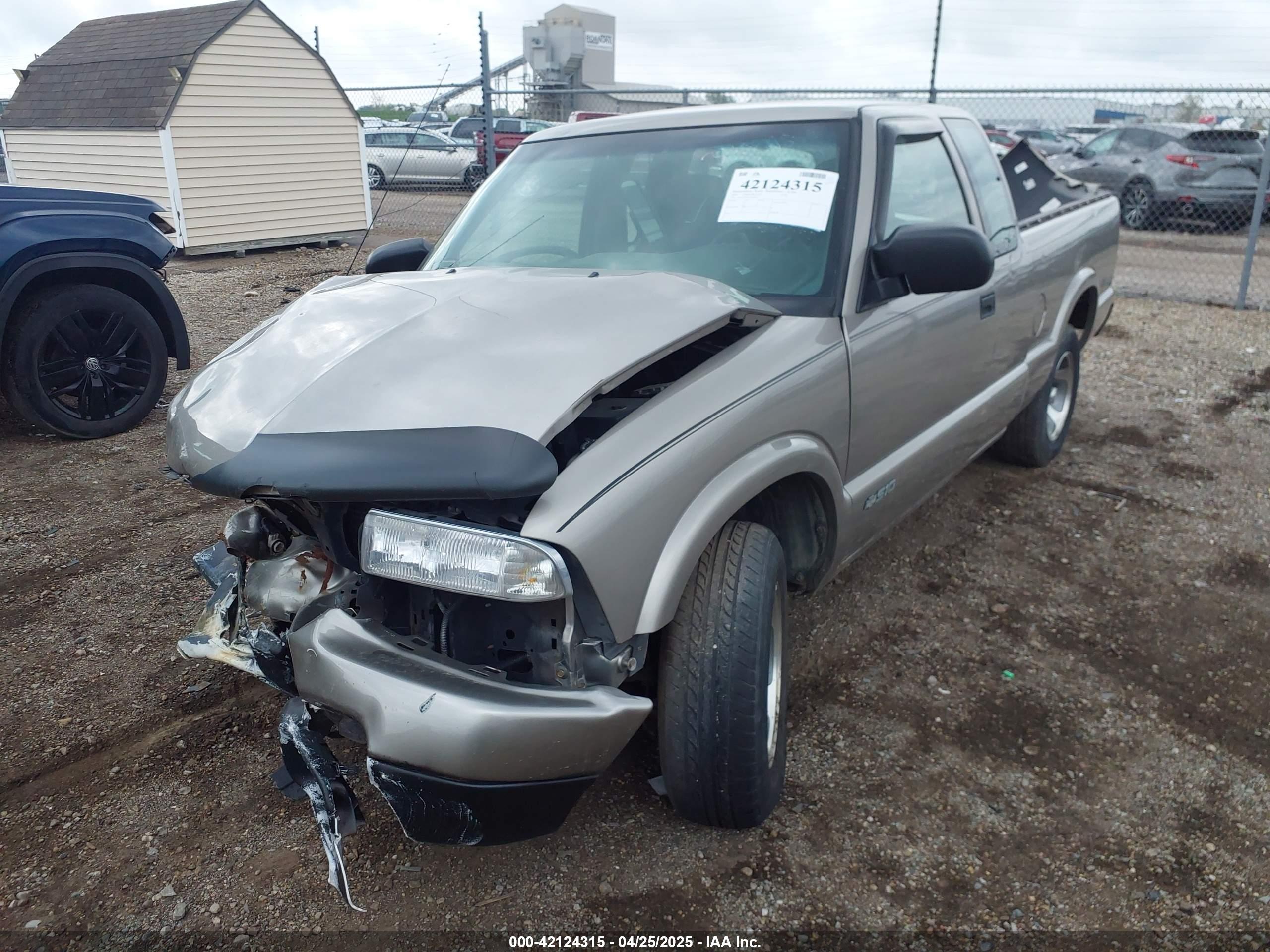 CHEVROLET S-10 image 2