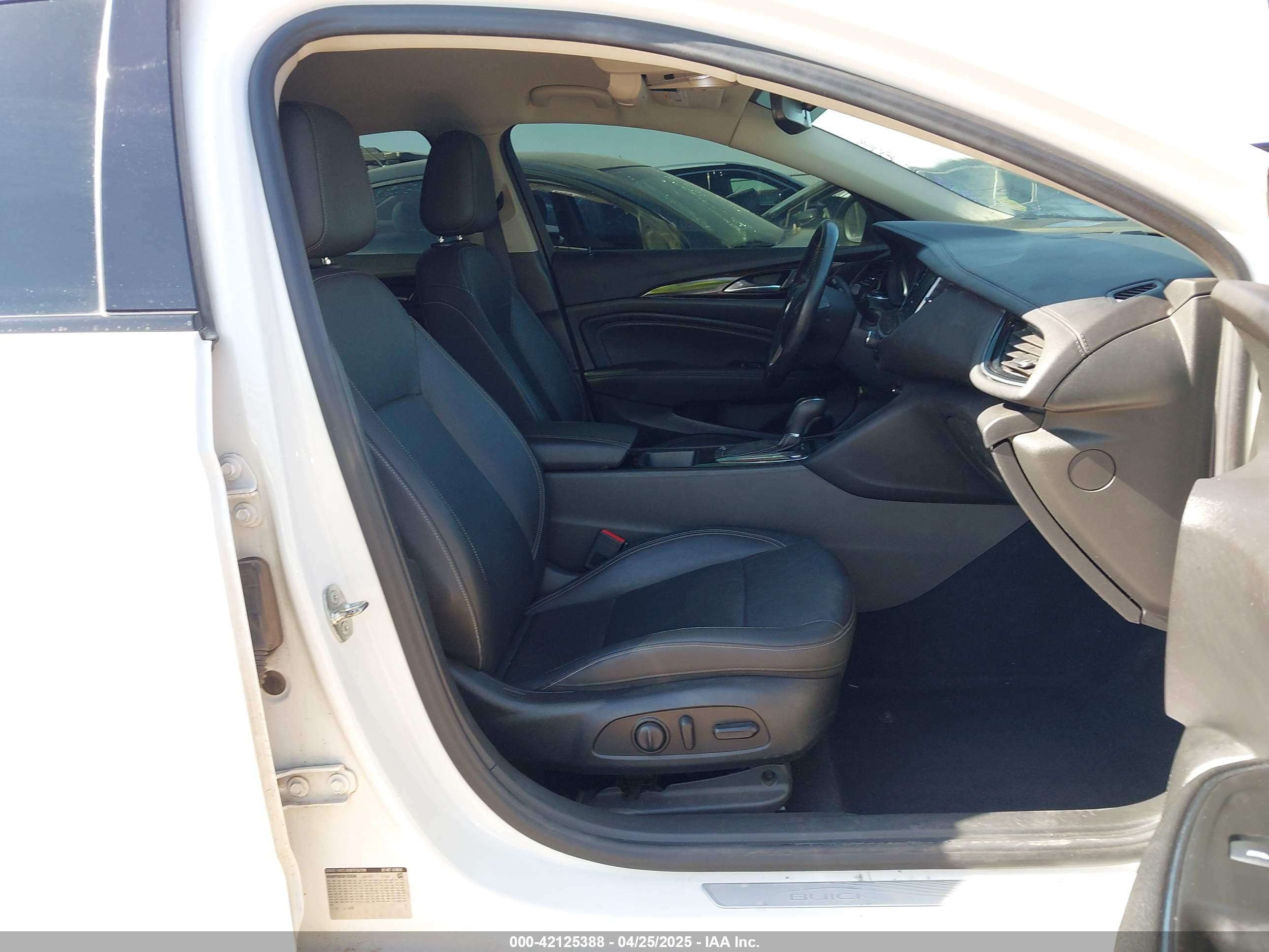 BUICK REGAL image 5