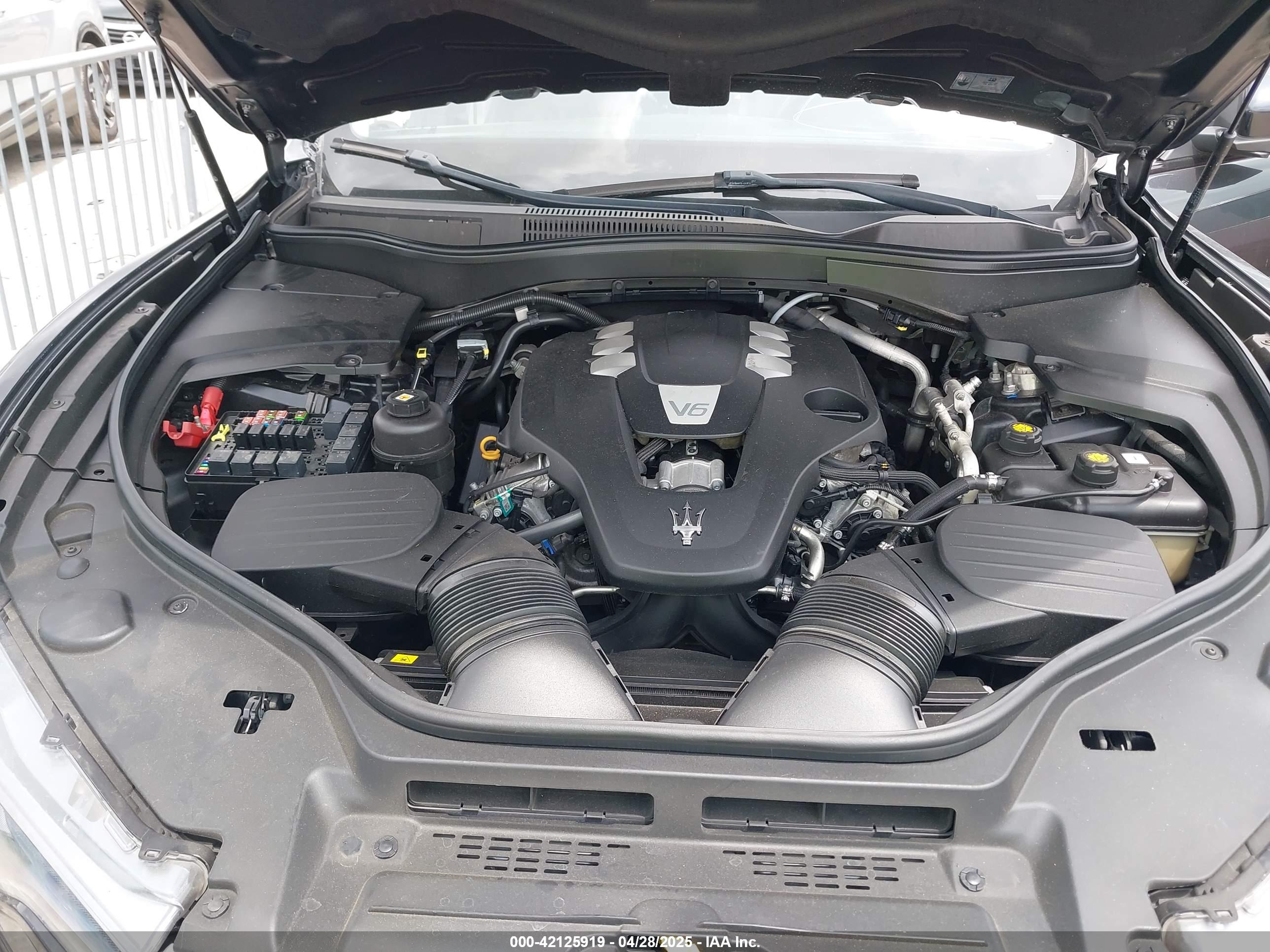 MASERATI LEVANTE image 10