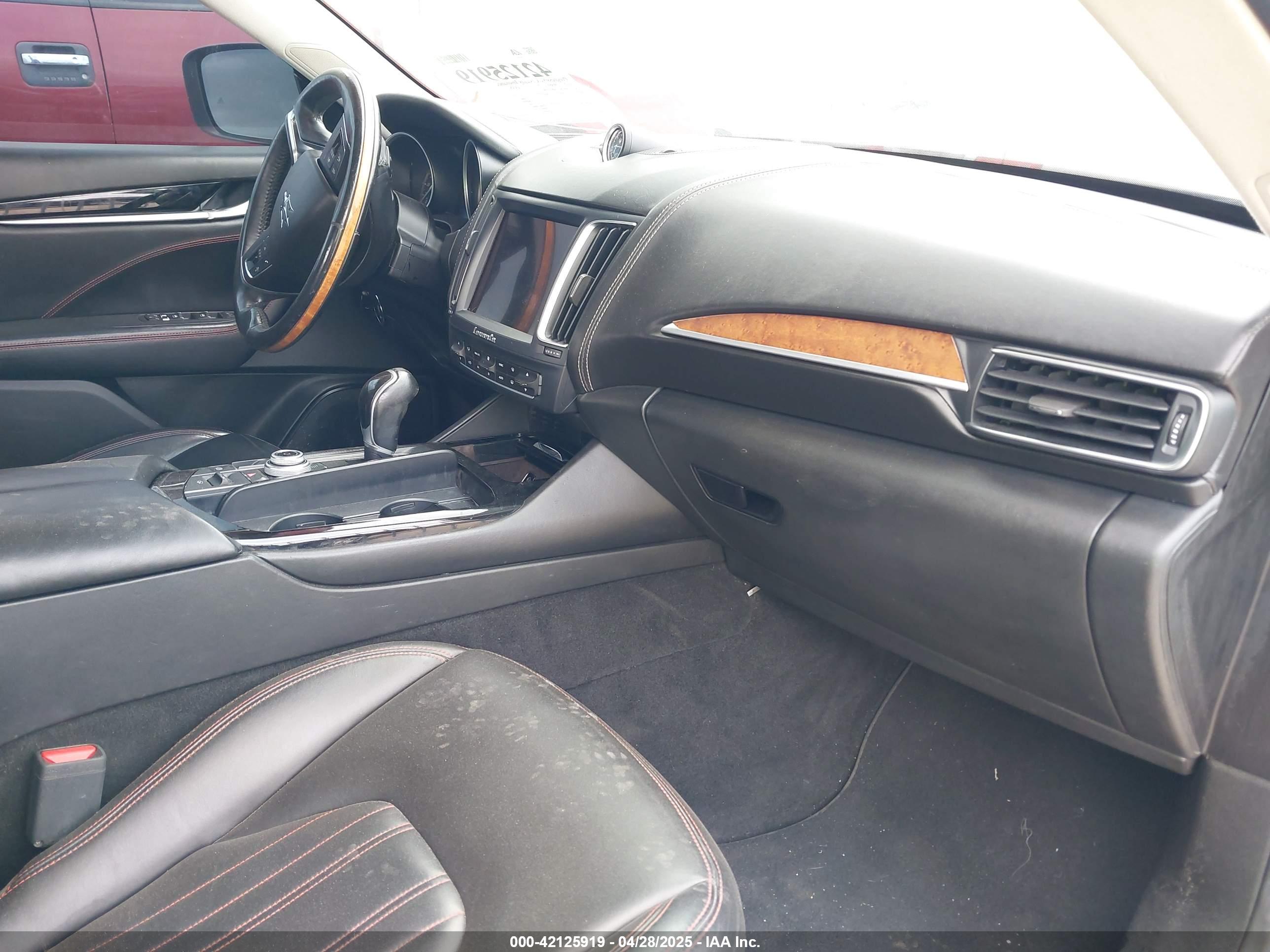MASERATI LEVANTE image 5