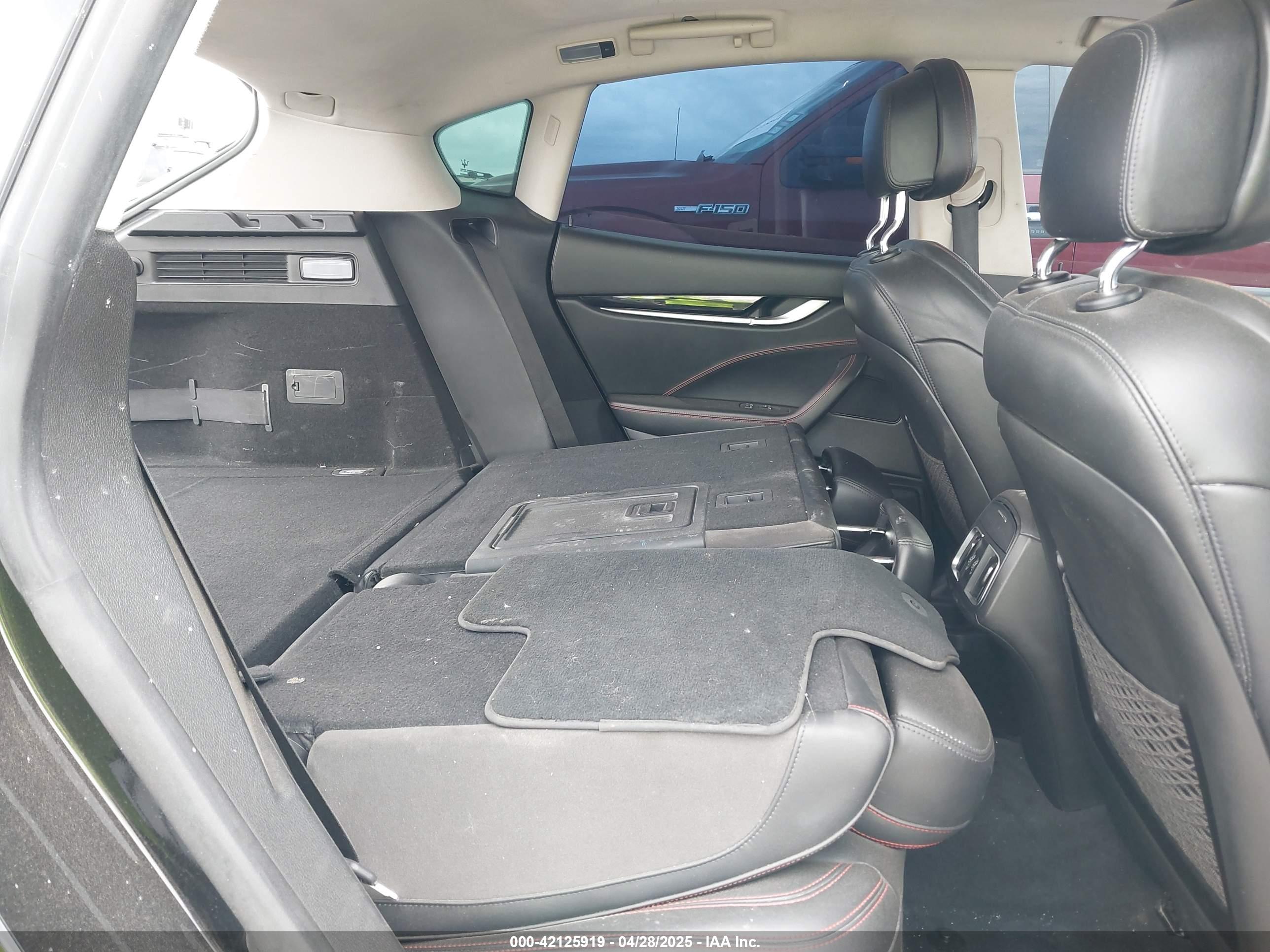 MASERATI LEVANTE image 8